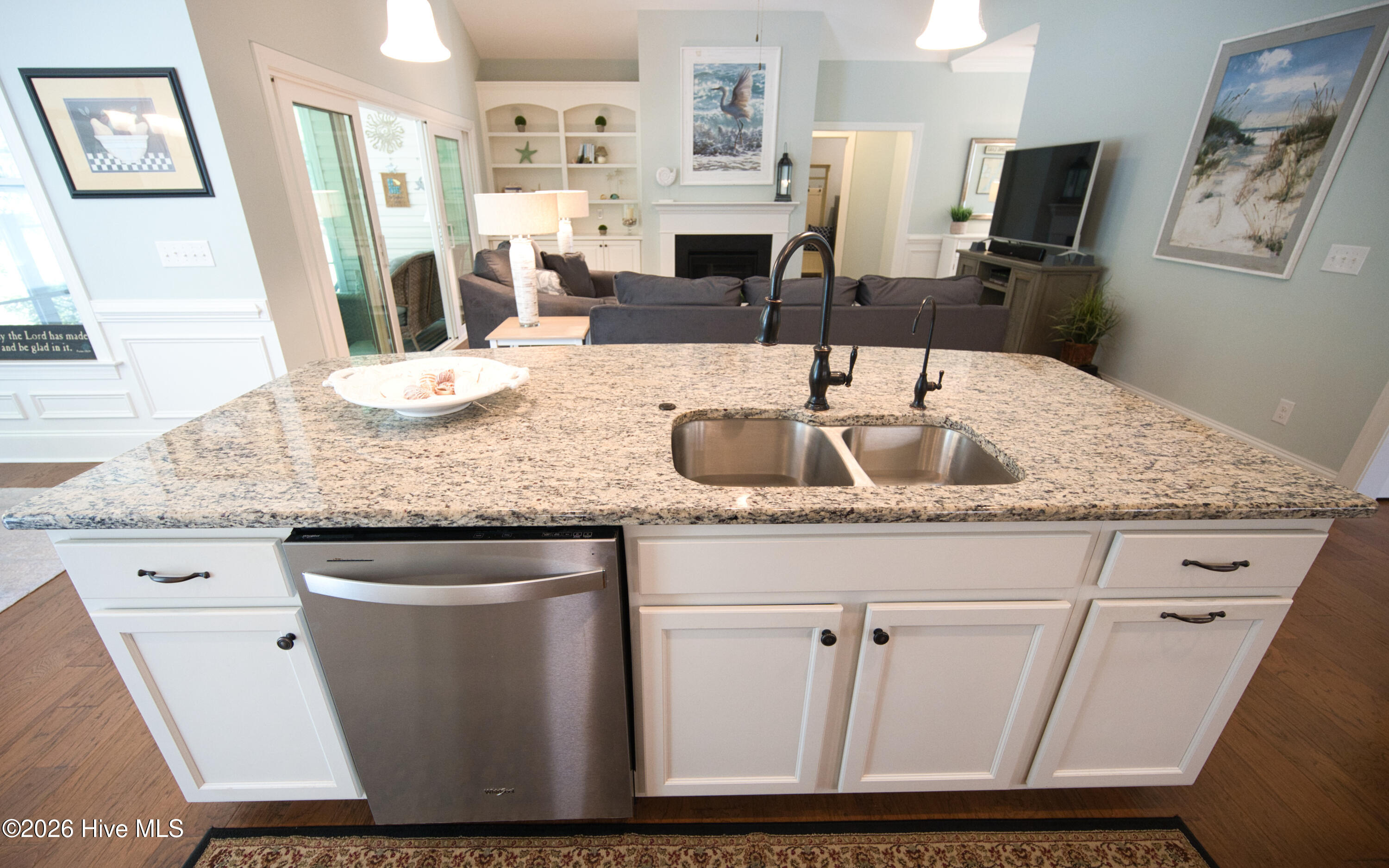 100567363 | Photo 22