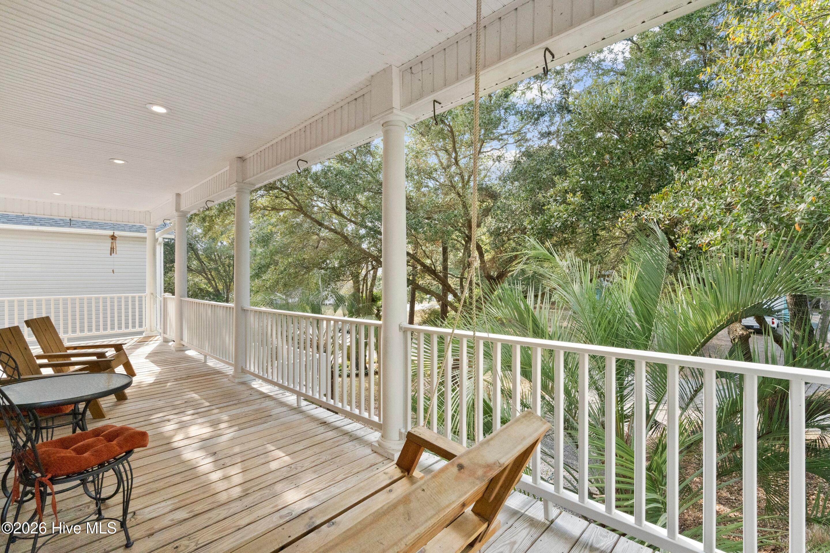 100549187 | Photo 16