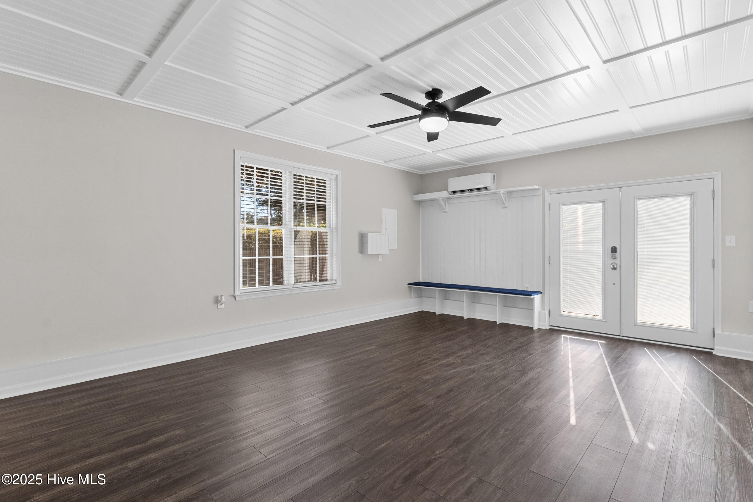 100541040 | Photo 15