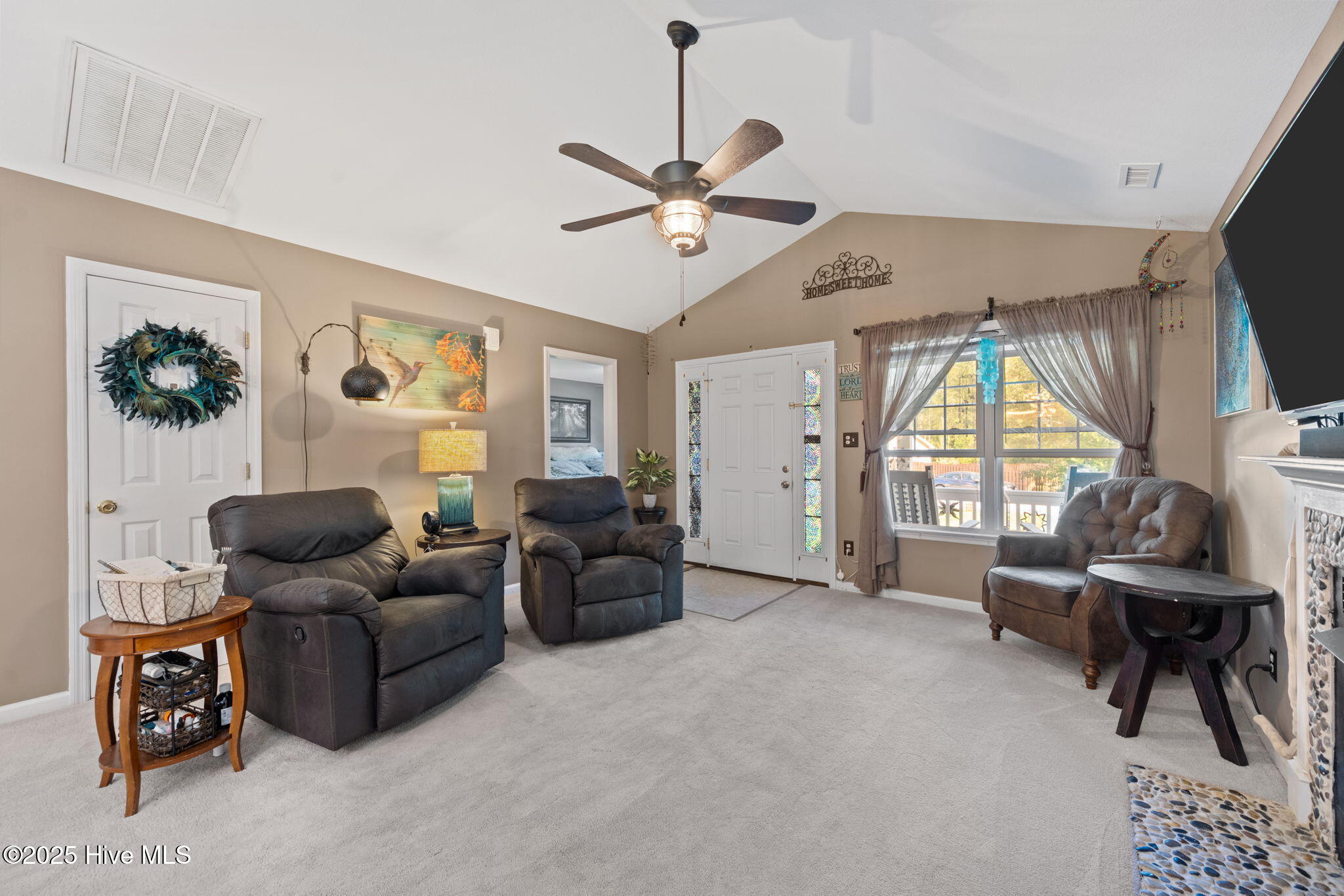 122 Live Oak Drive, Jacksonville, NC 28540 – photo 20: Living Area
