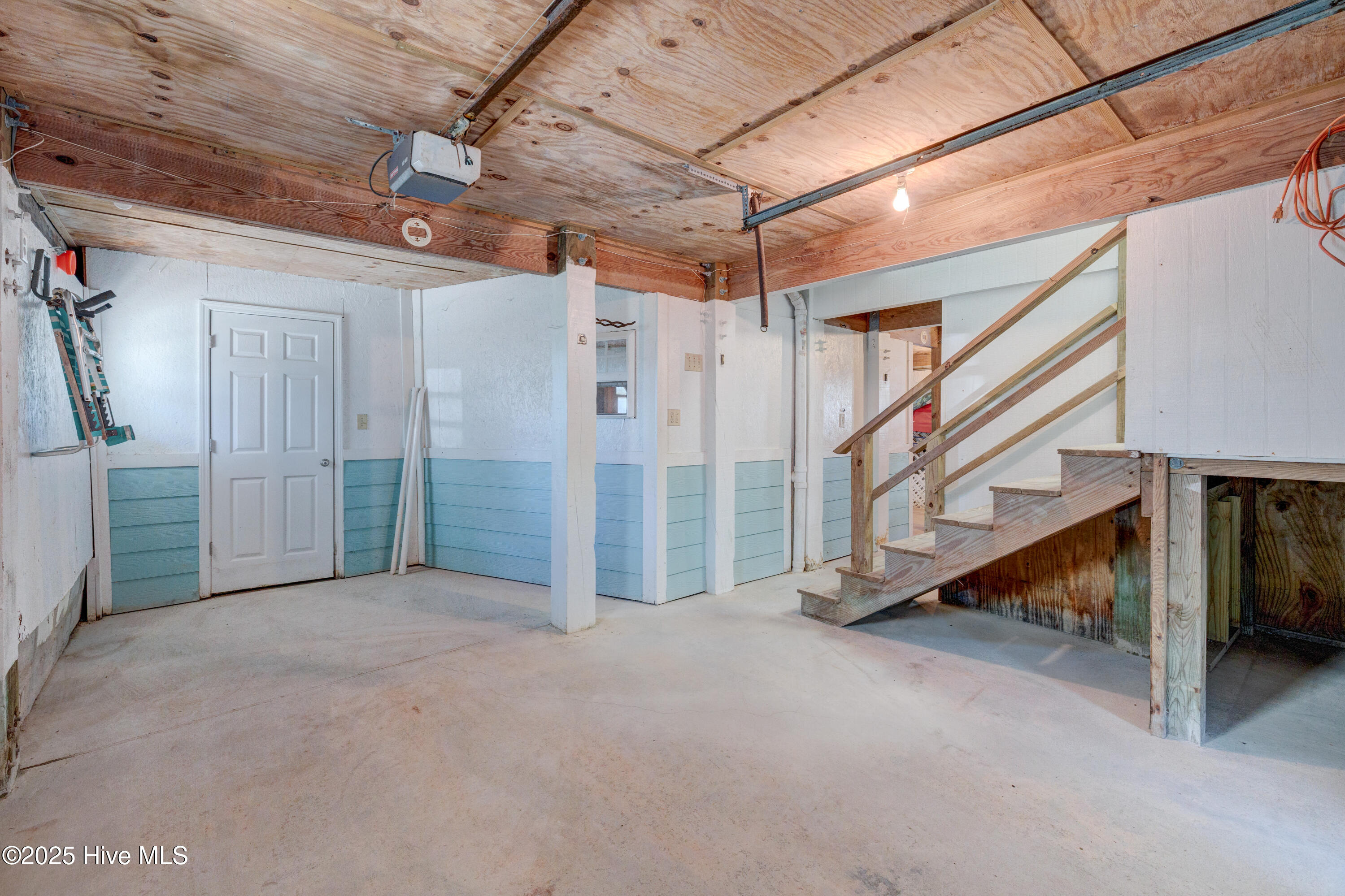 100527842 | Photo 32