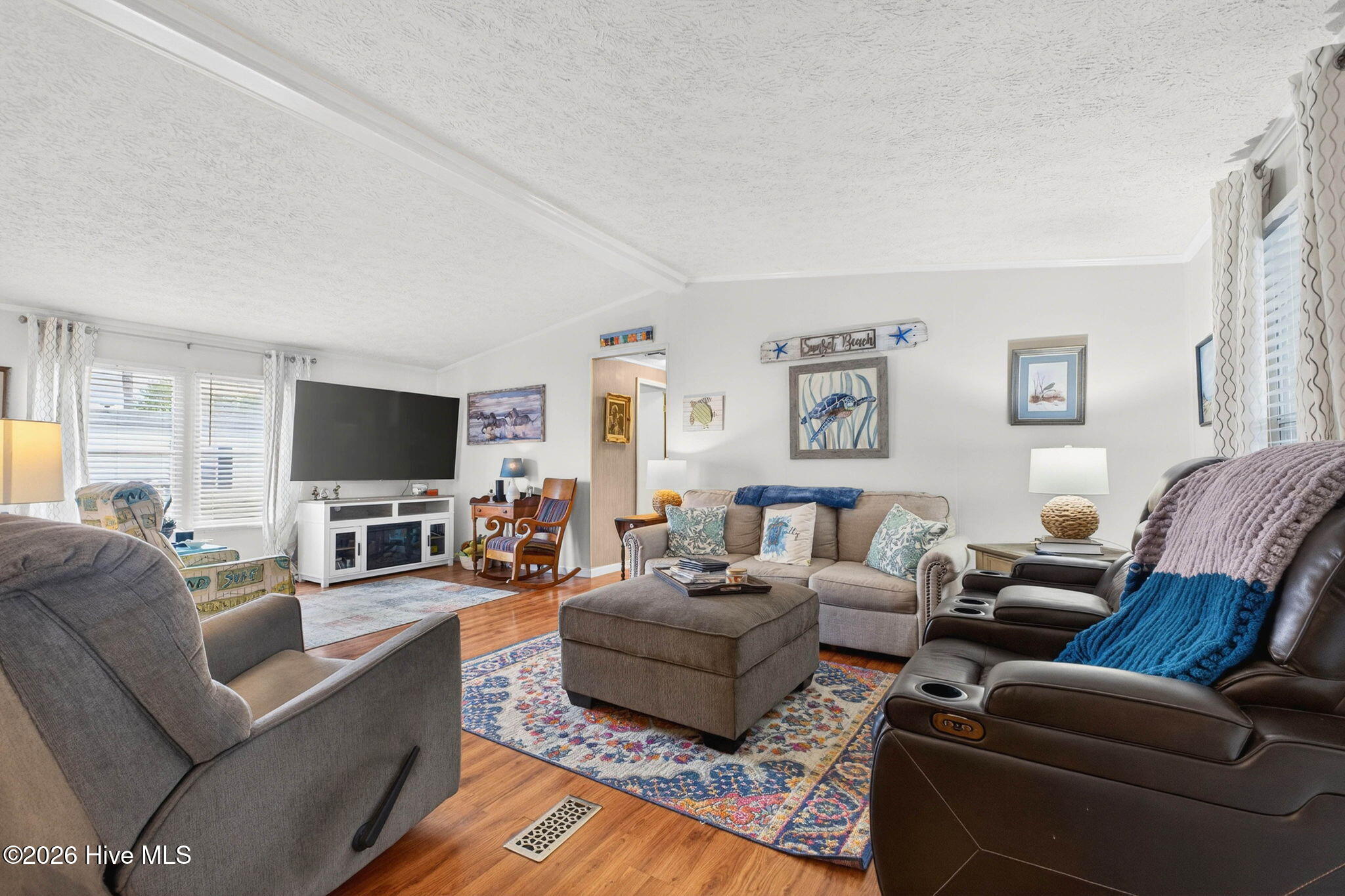 100557297 | Photo 12