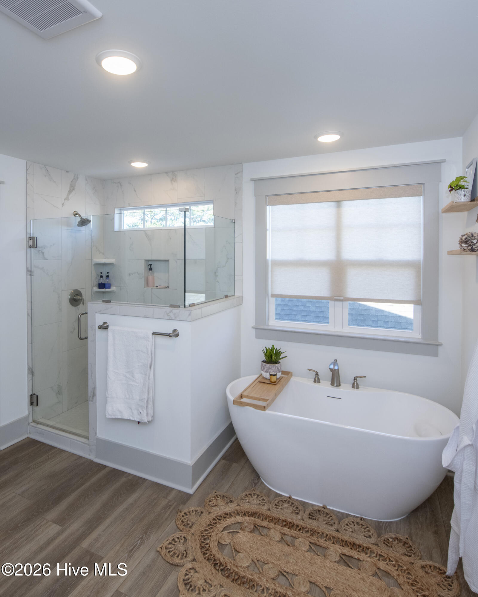 100563694 | Photo 36