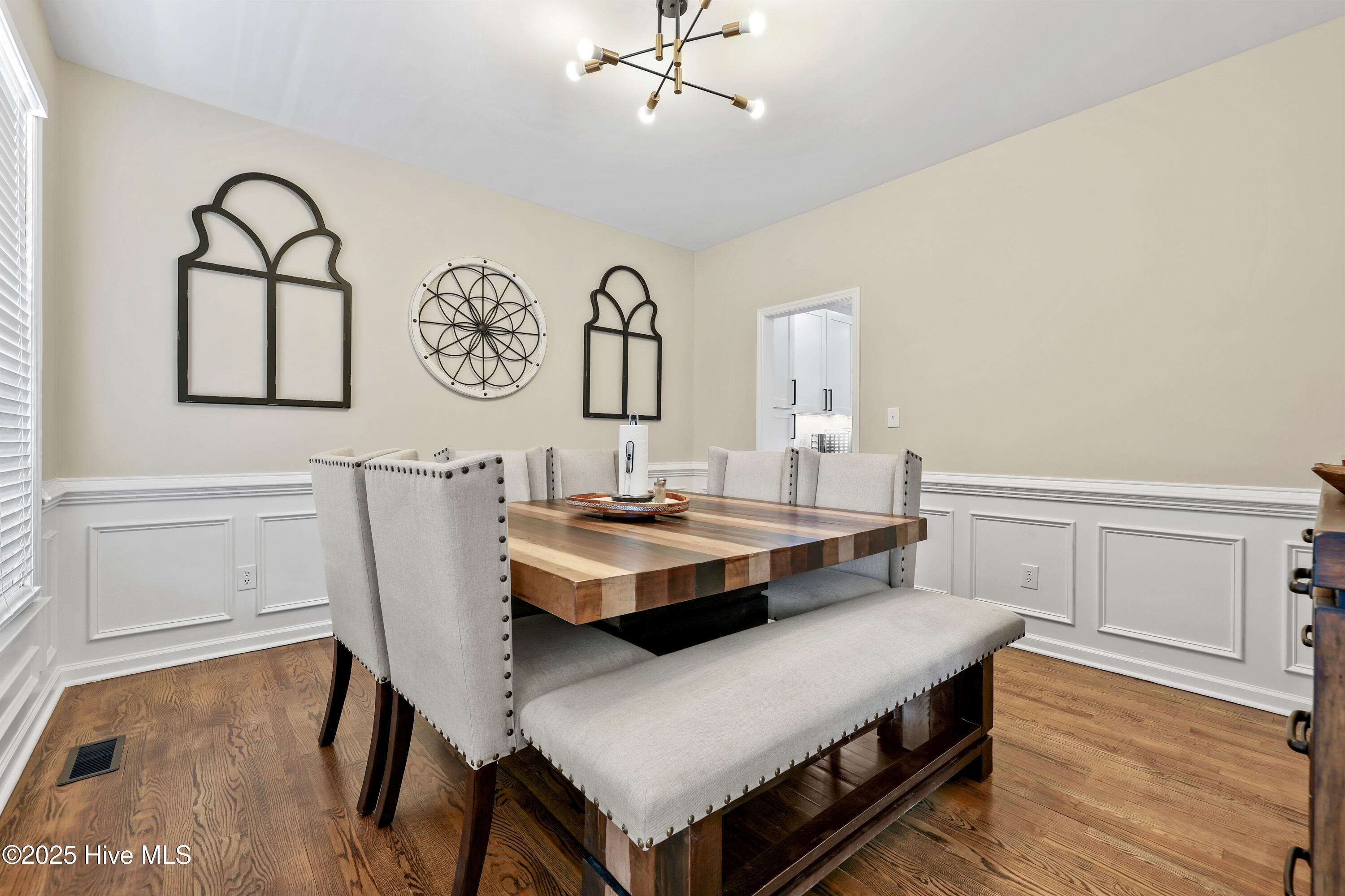 100494735 | Photo 28