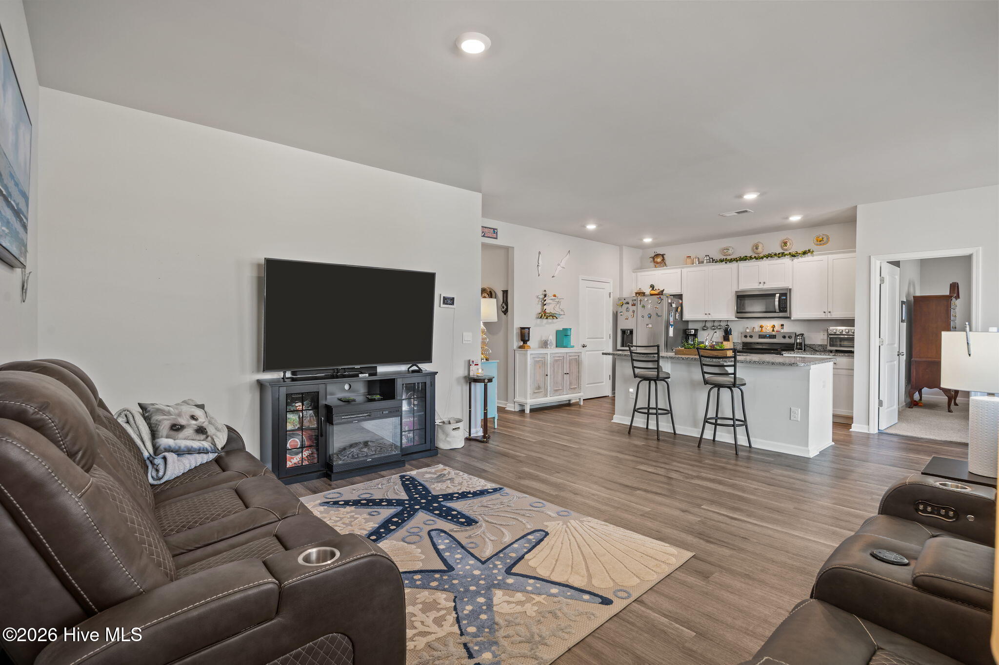 100567889 | Photo 19