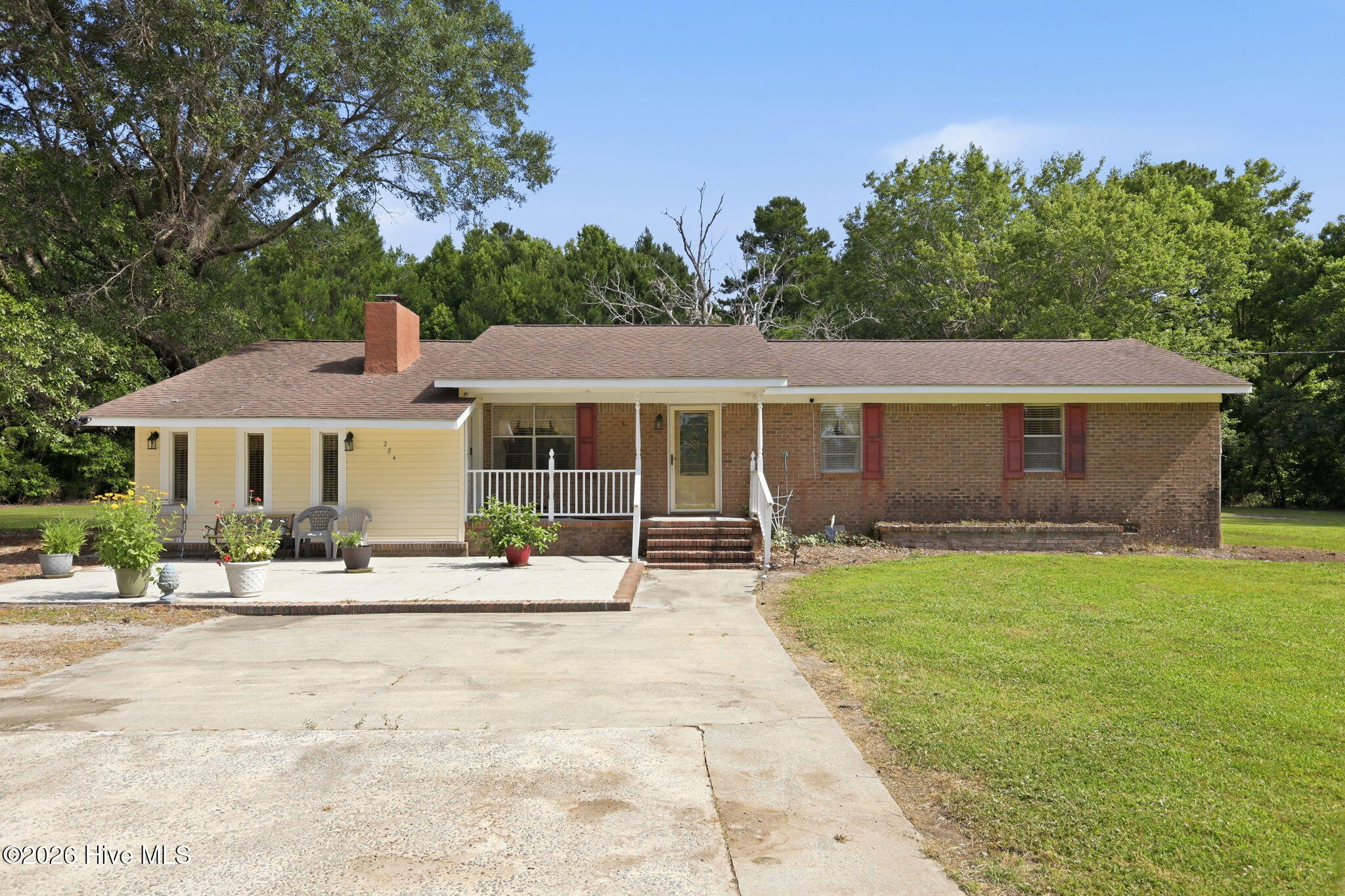 284 Laurel 