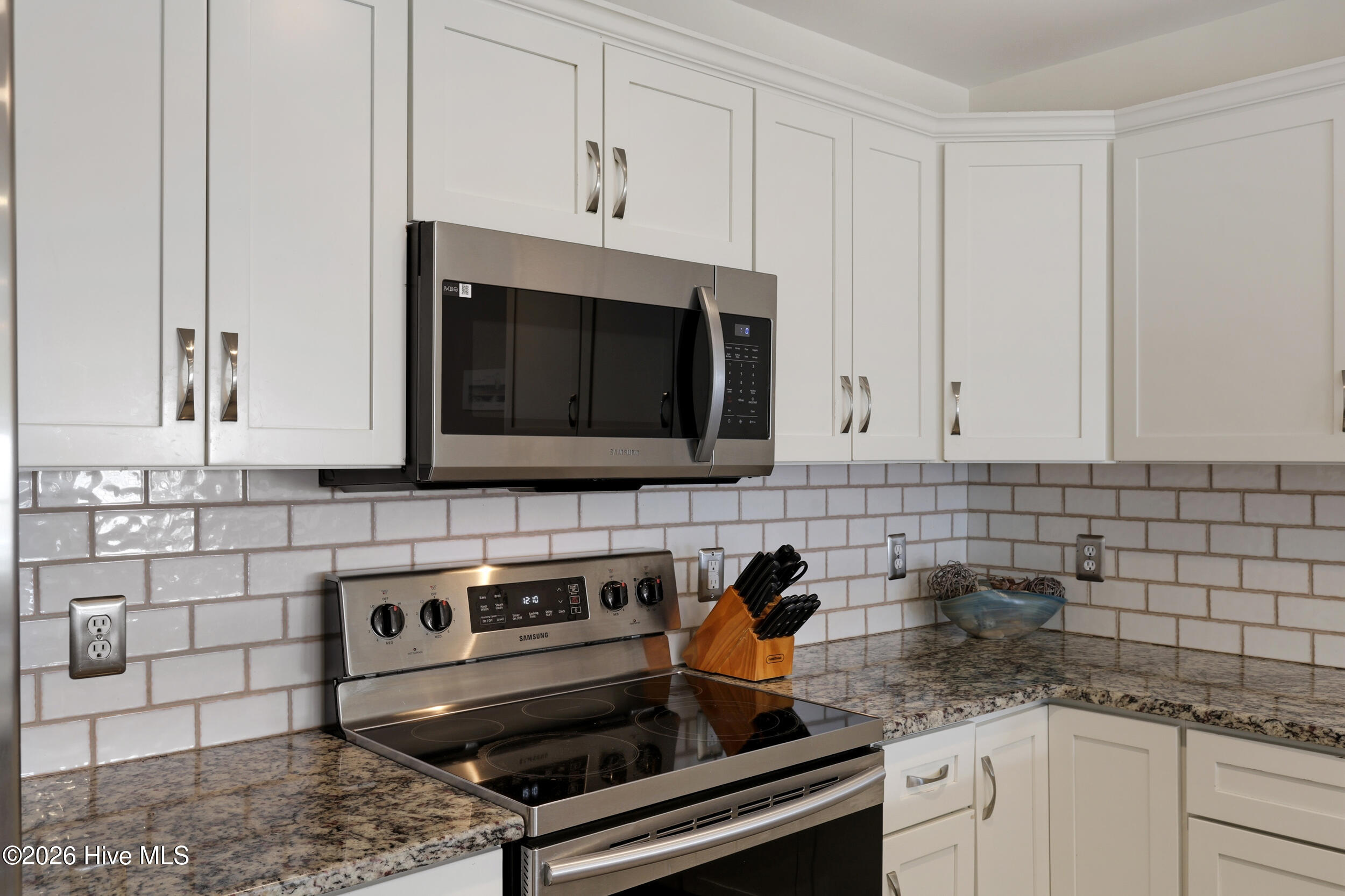 100561472 | Photo 19