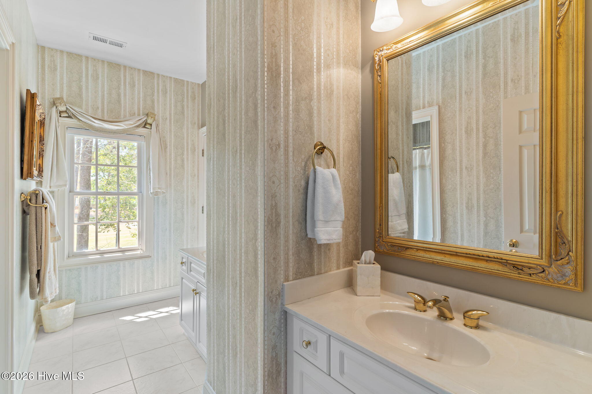 100564418 | Photo 36