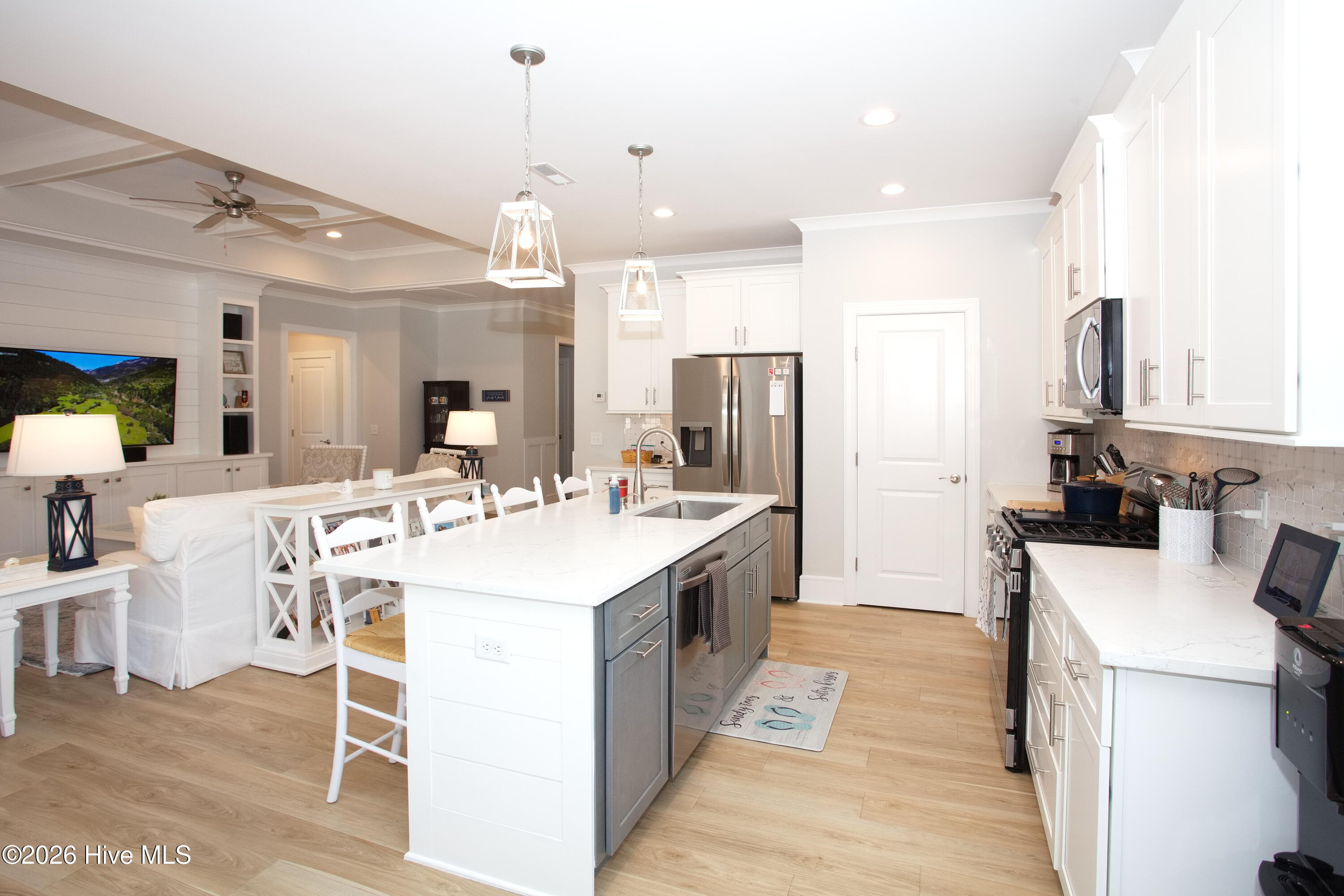 100567351 | Photo 16