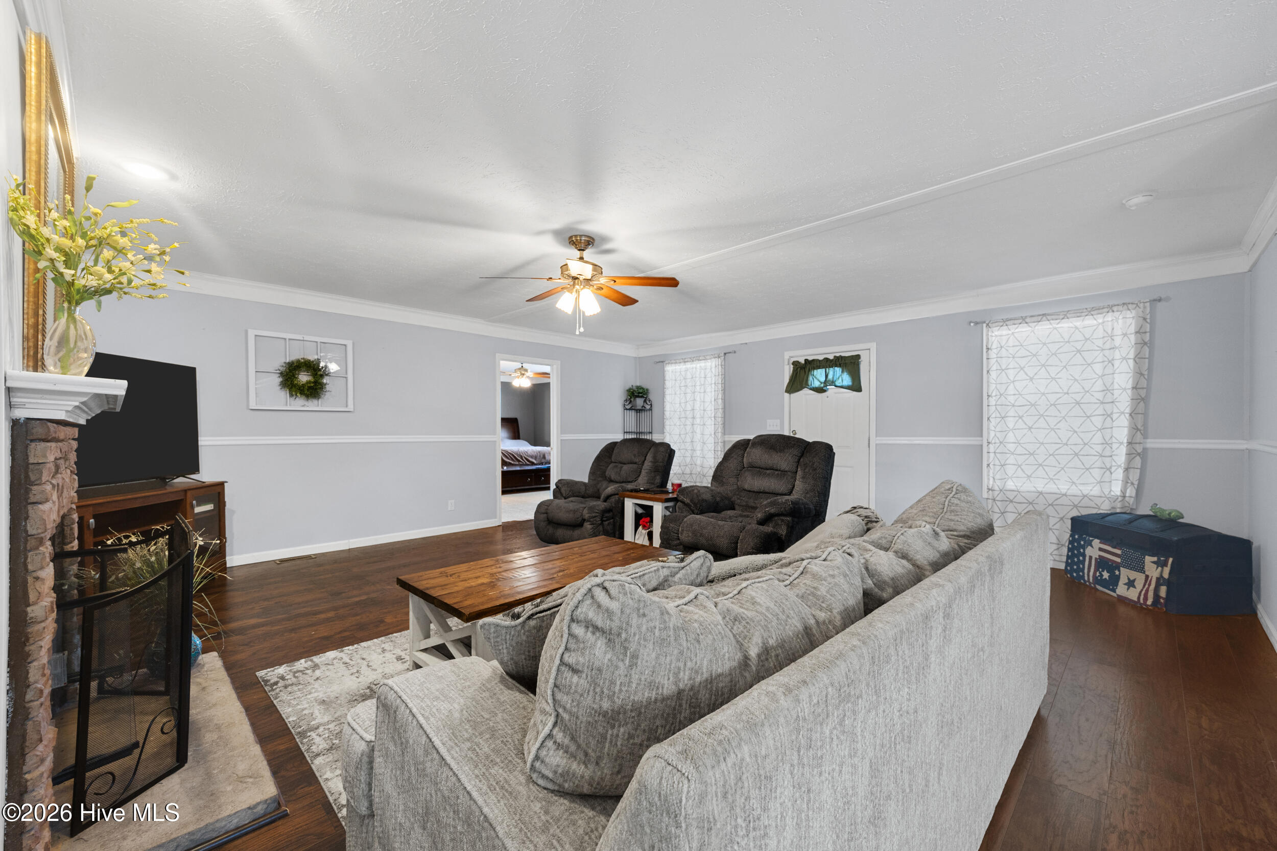 101 R & B Court, Chinquapin, NC 28521 – photo 7: 10_living room