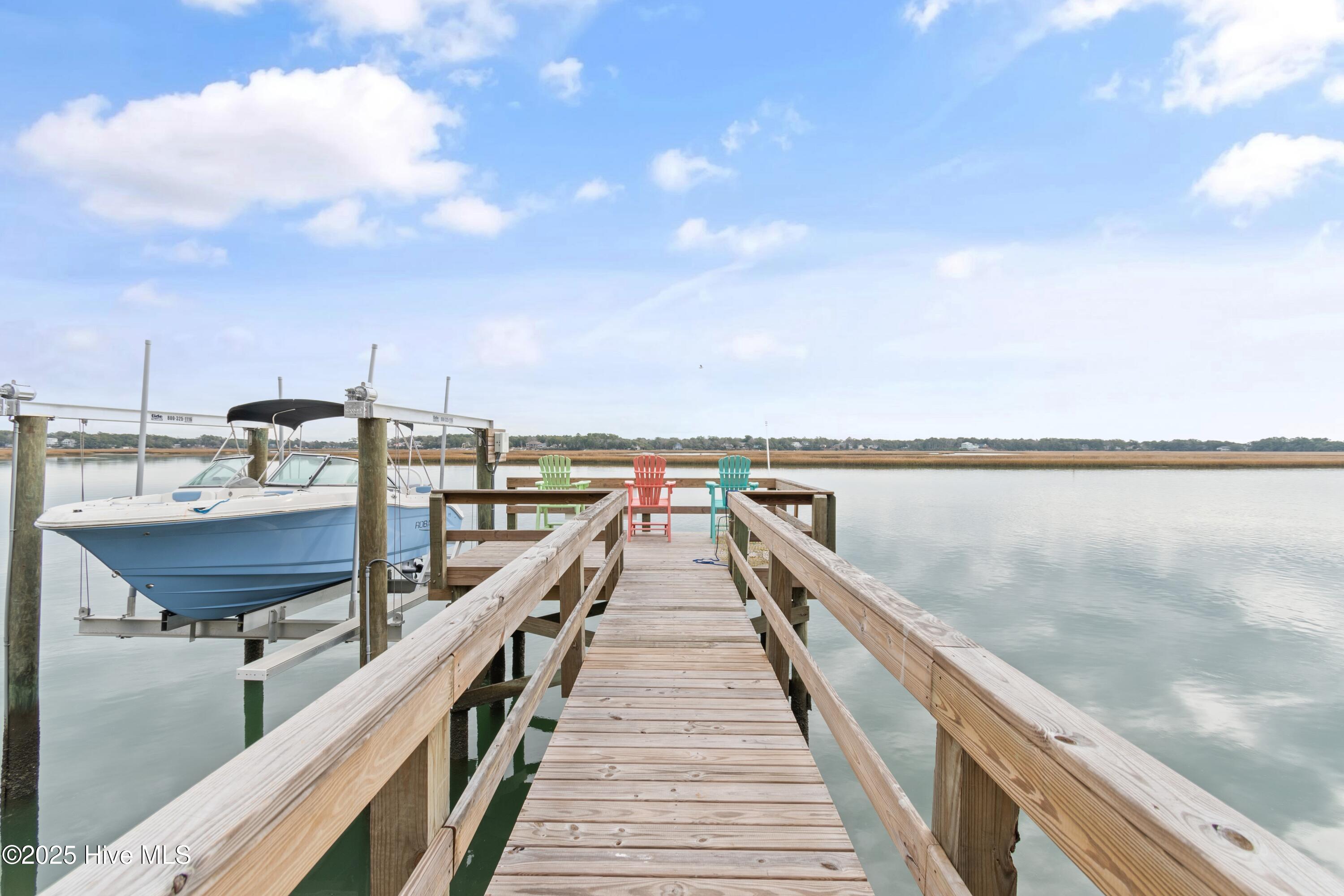 100544139 | Photo 65