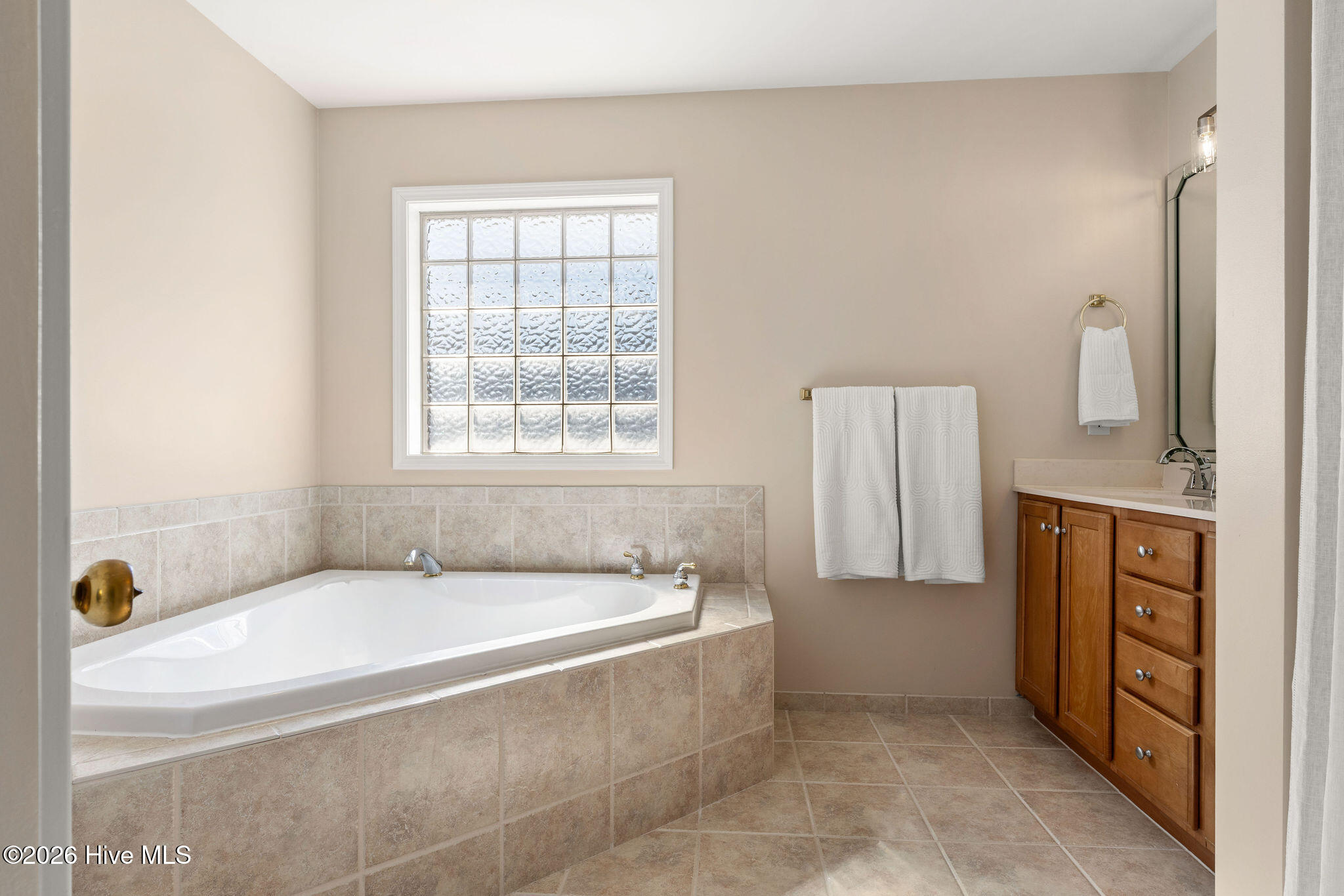 100554180 | Photo 33