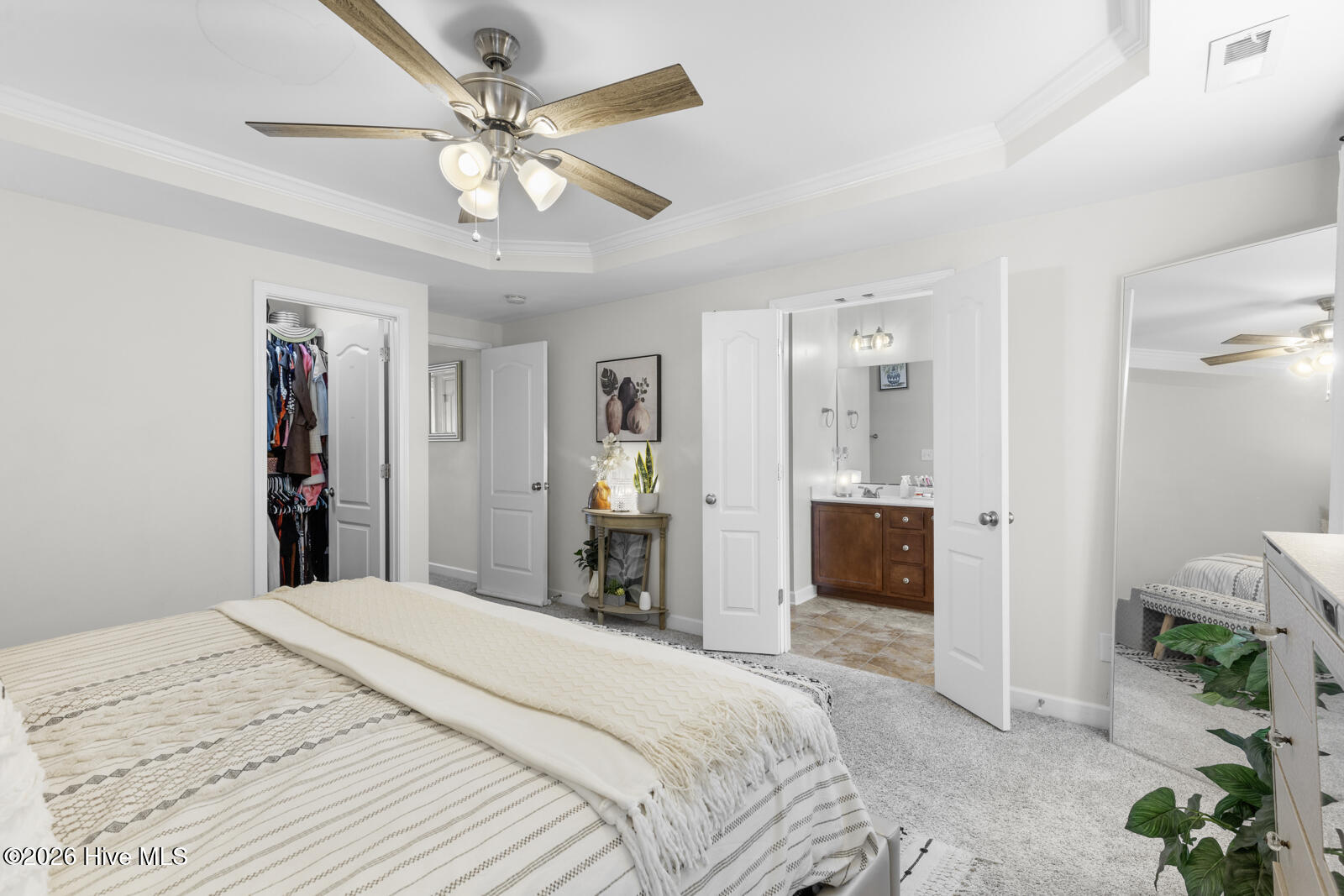 100555992 | Photo 21