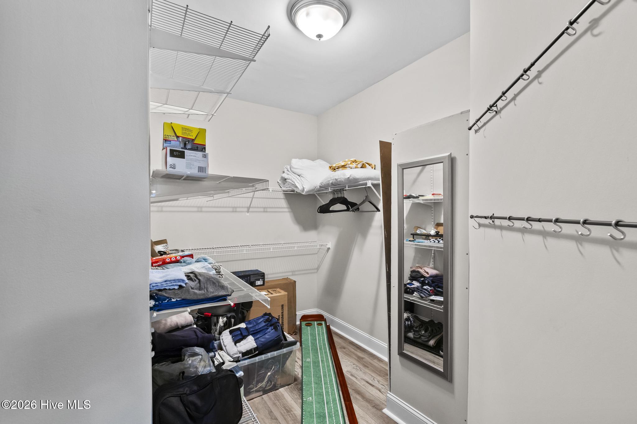 100555368 | Photo 17