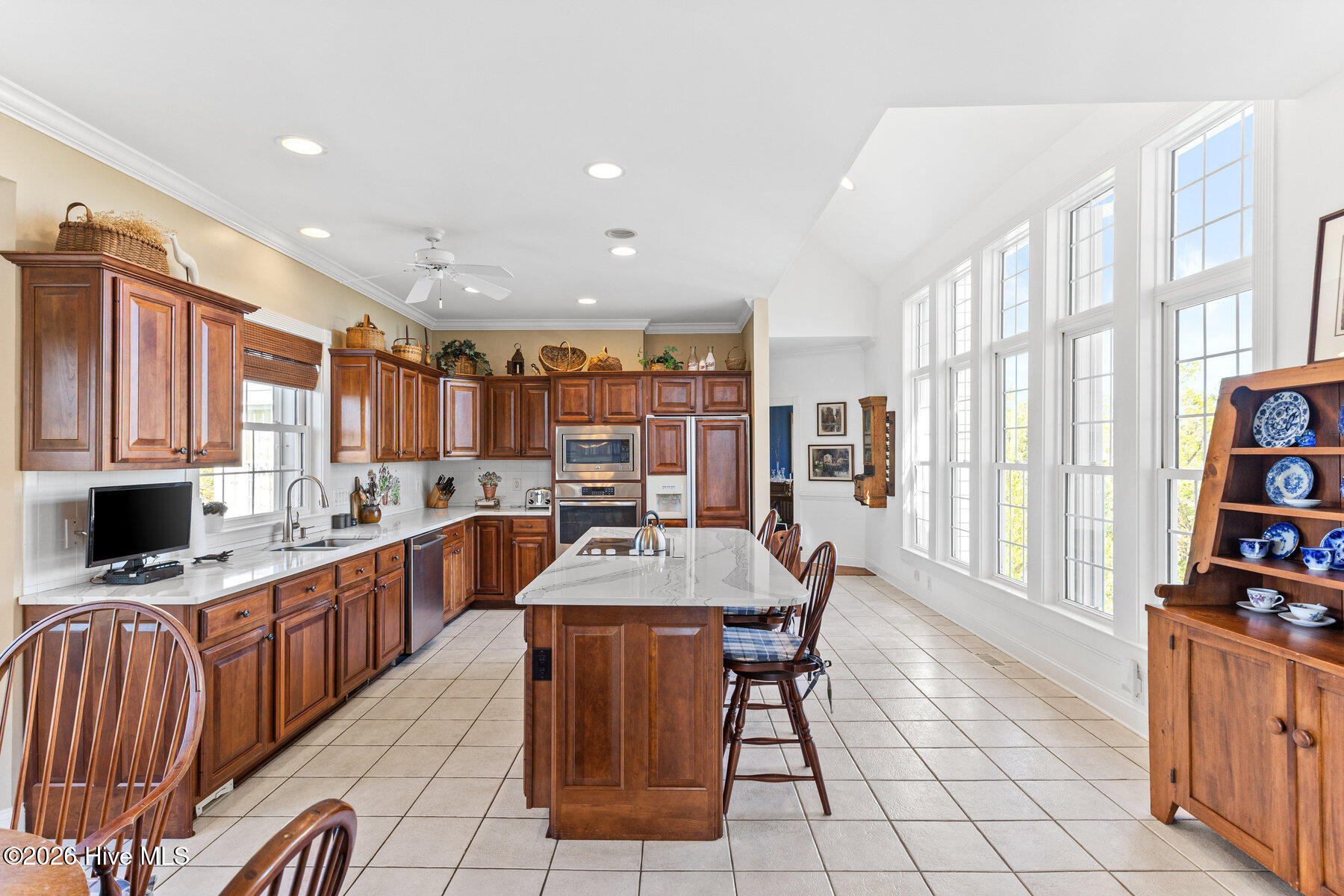 100558042 | Photo 22