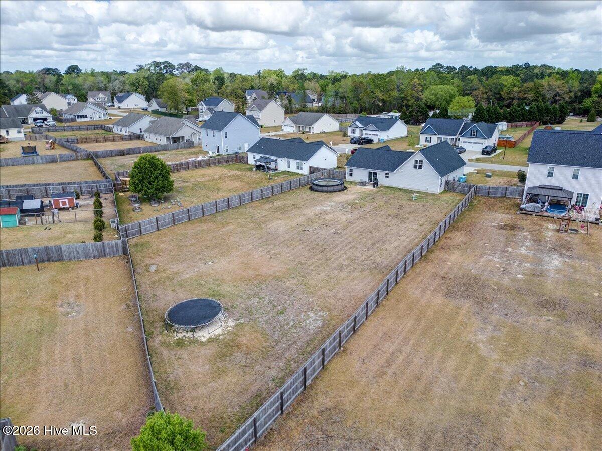 100569767 | Photo 40