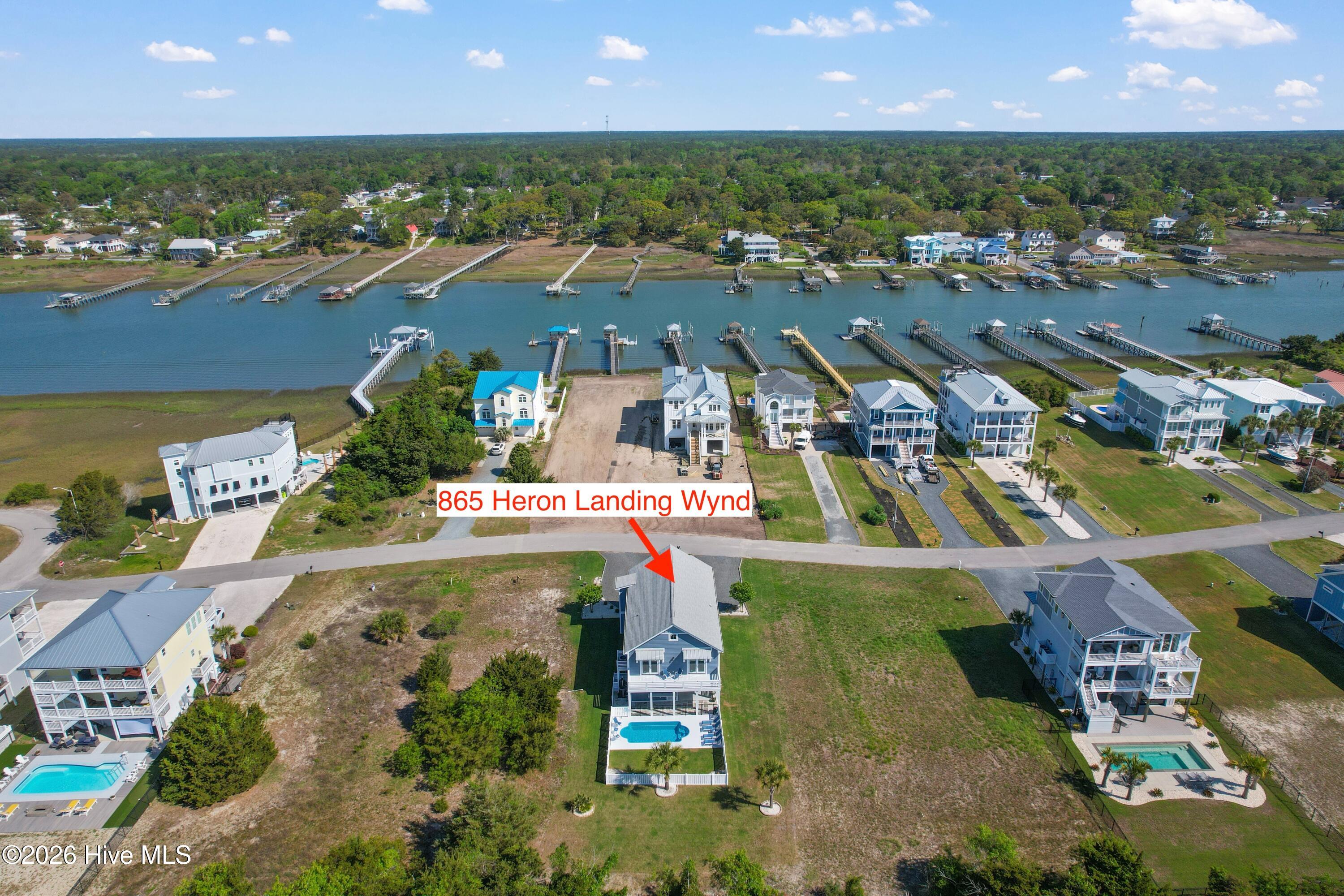 100567916 | Photo 62