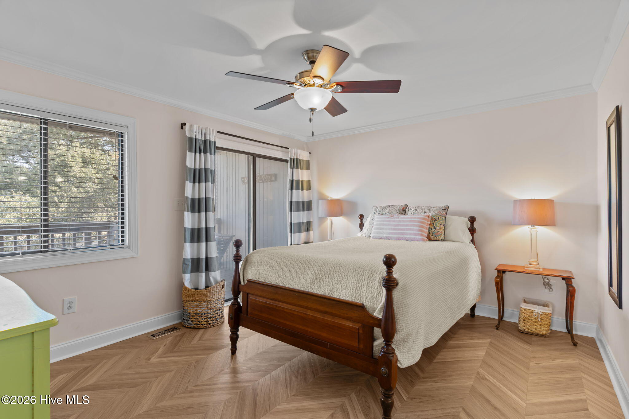 100558305 | Photo 30