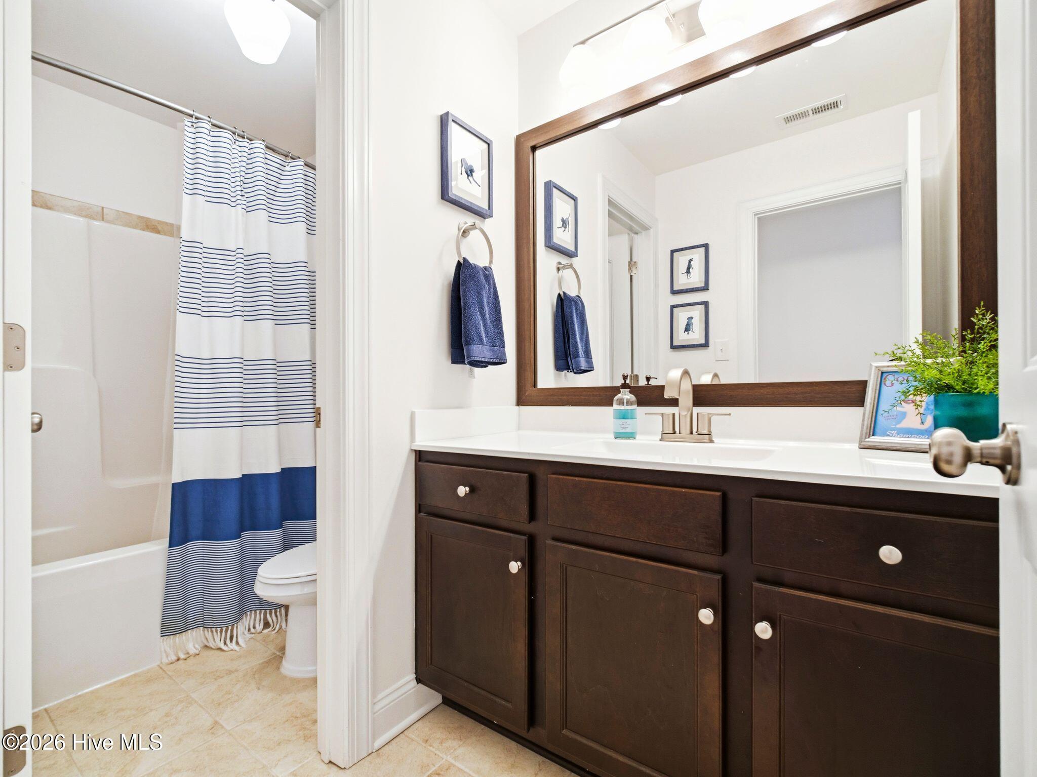 100569153 | Photo 41