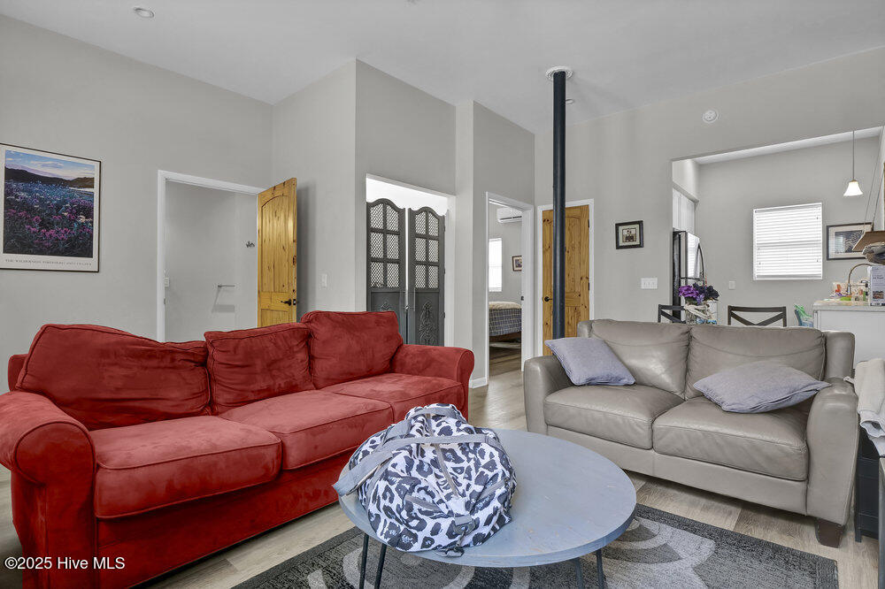 100543464 | Photo 25