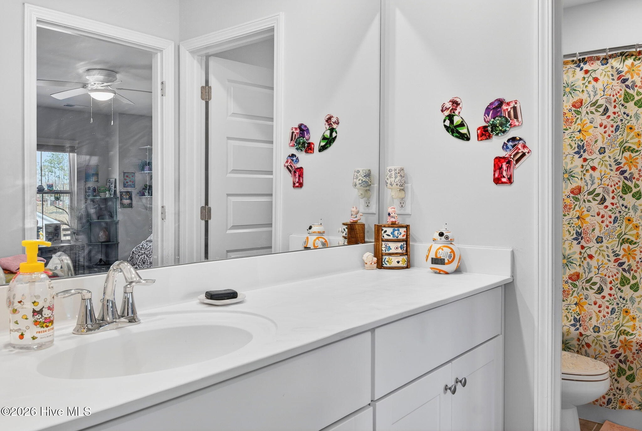 100559811 | Photo 36