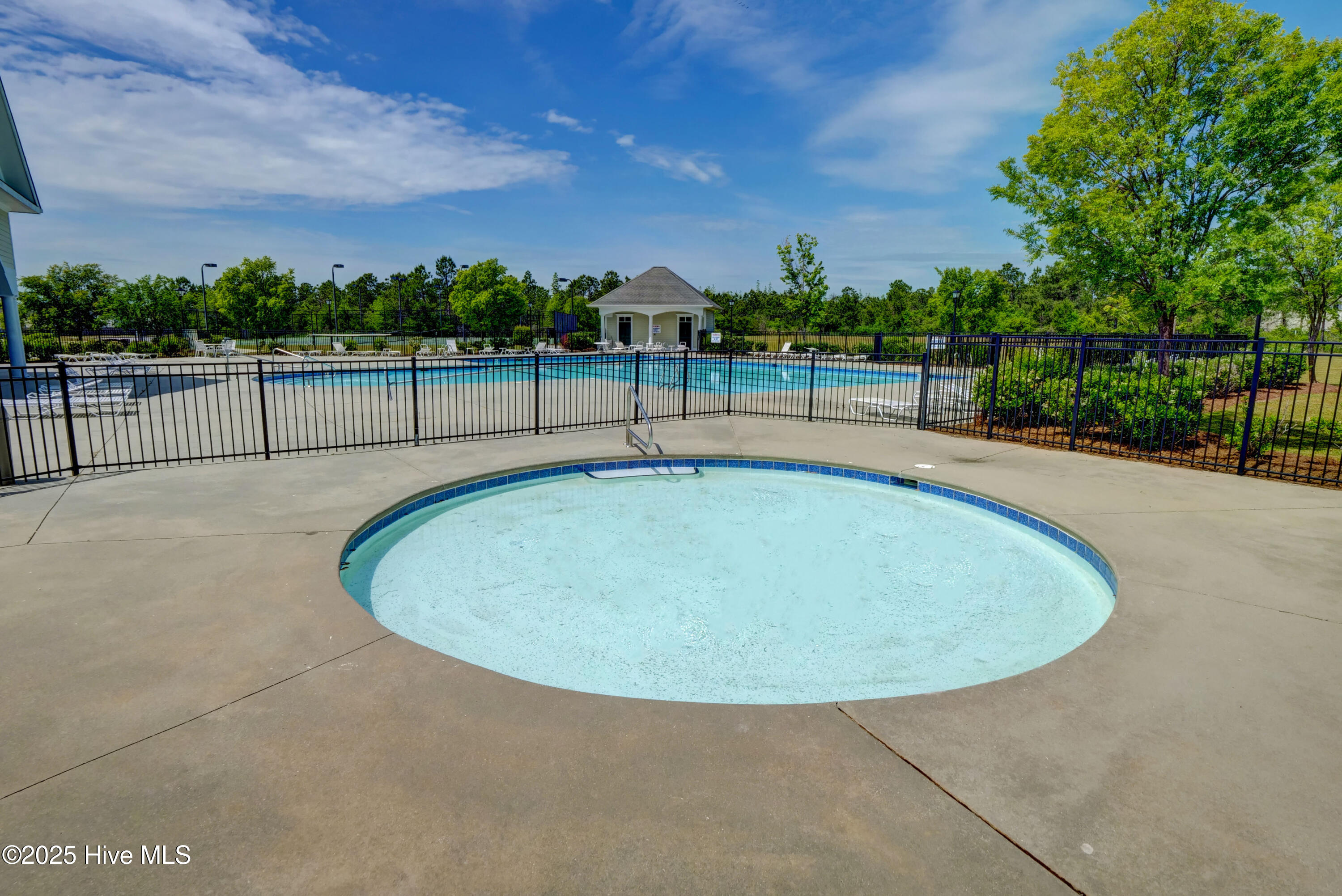 100477077 | Photo 37