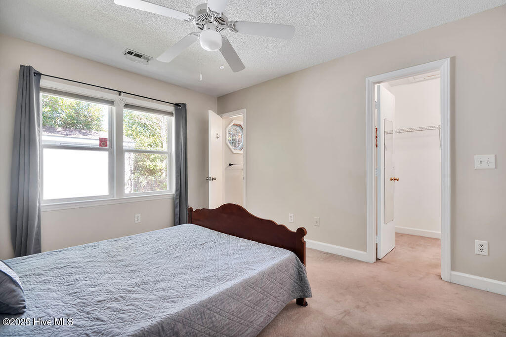 100533718 | Photo 23