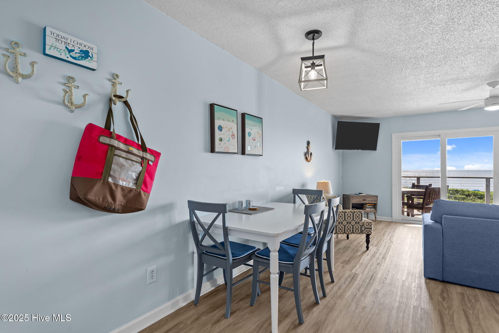 100528366 | Photo 27