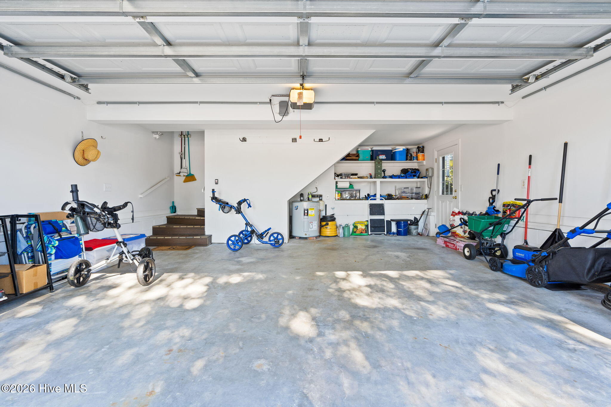 100548077 | Photo 57