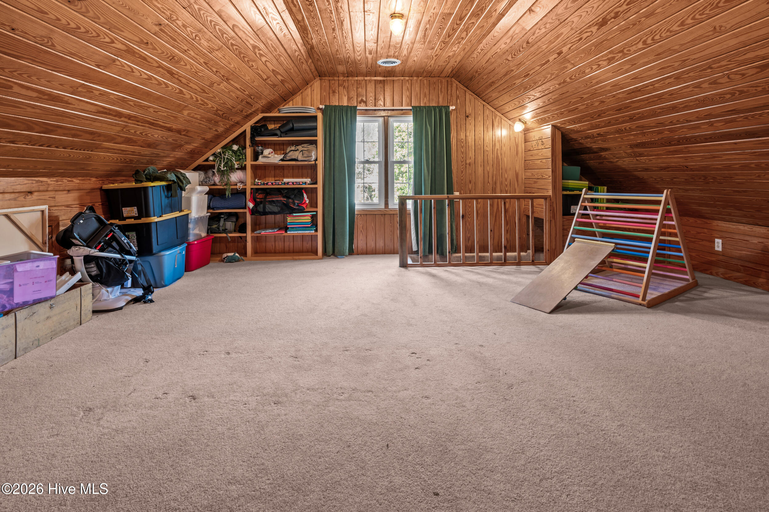 100554057 | Photo 31