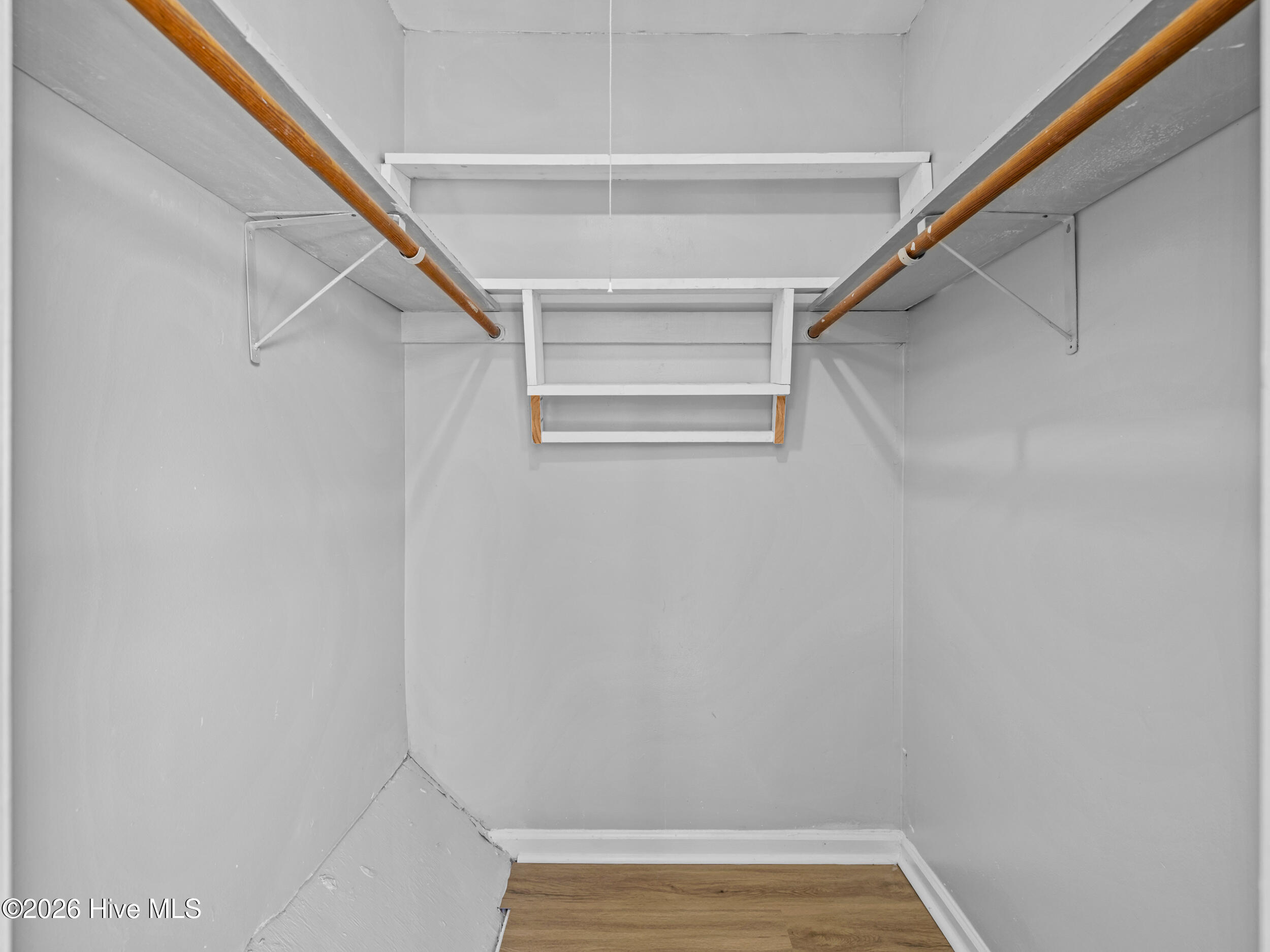 100560419 | Photo 26