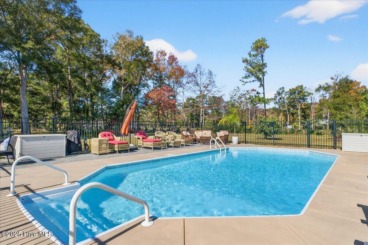 100540409 | Photo 64