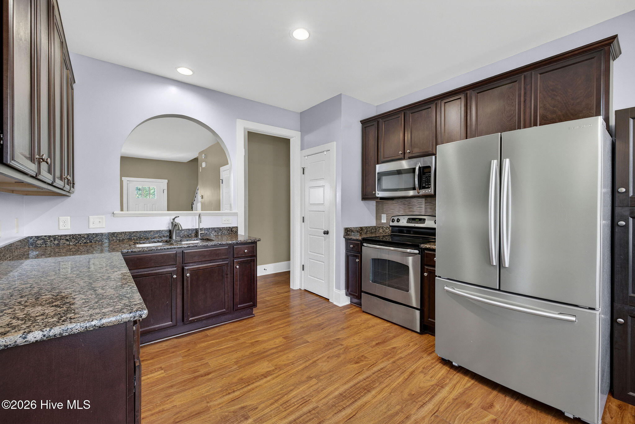 100549493 | Photo 23