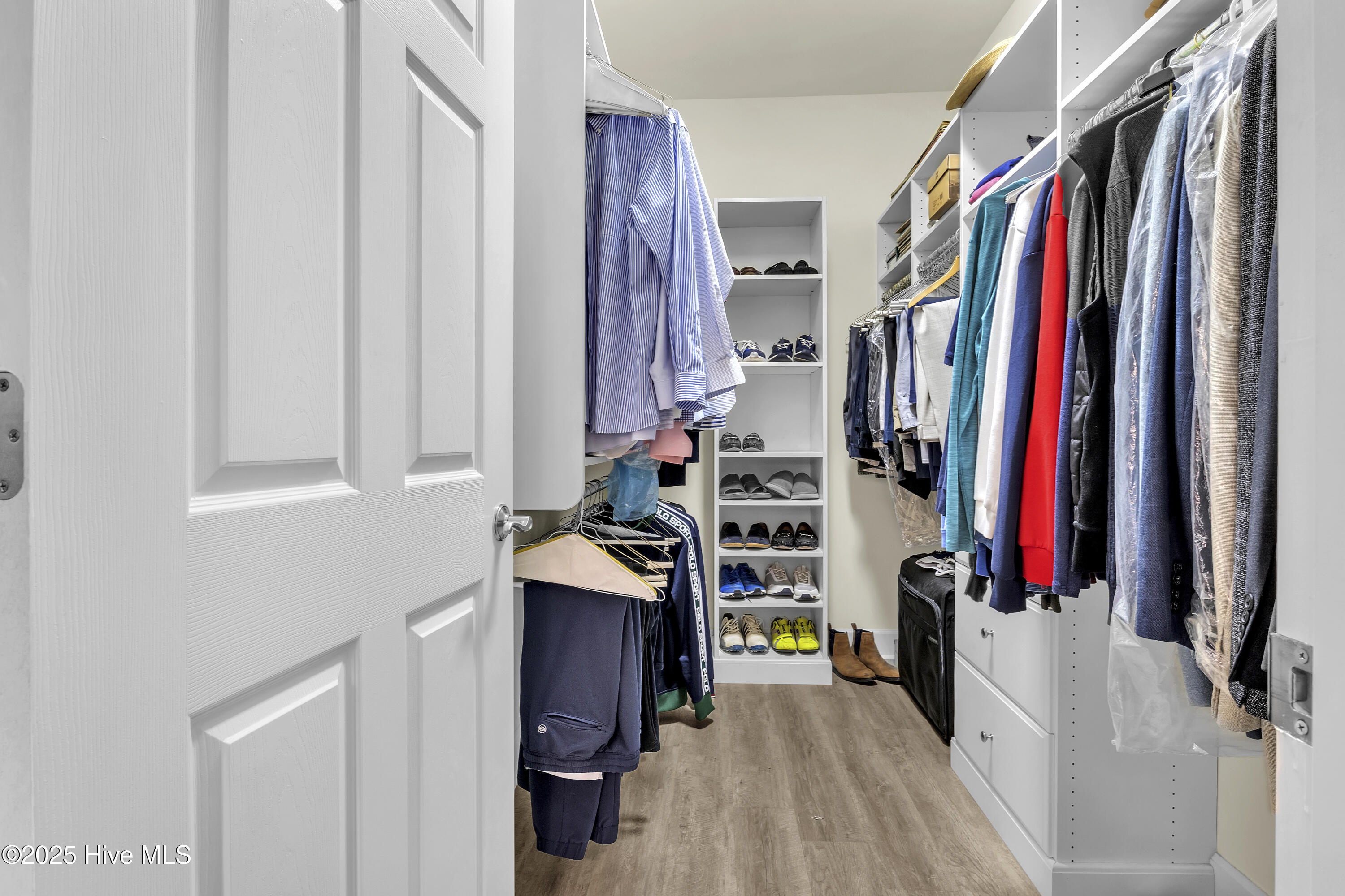 100541571 | Photo 17