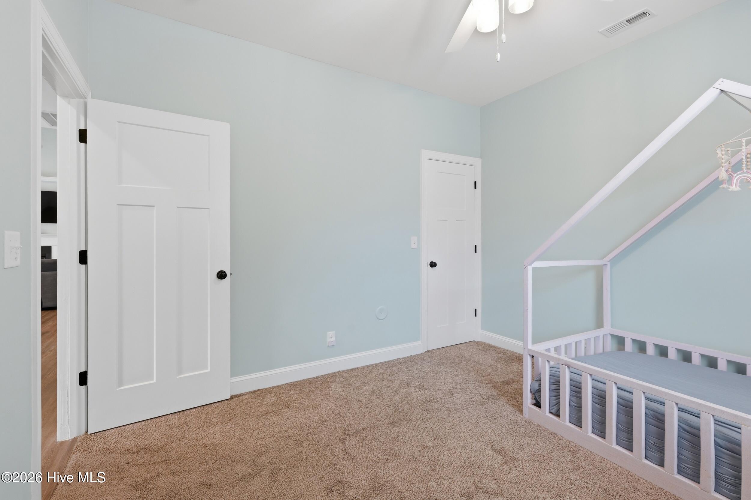 100565388 | Photo 43