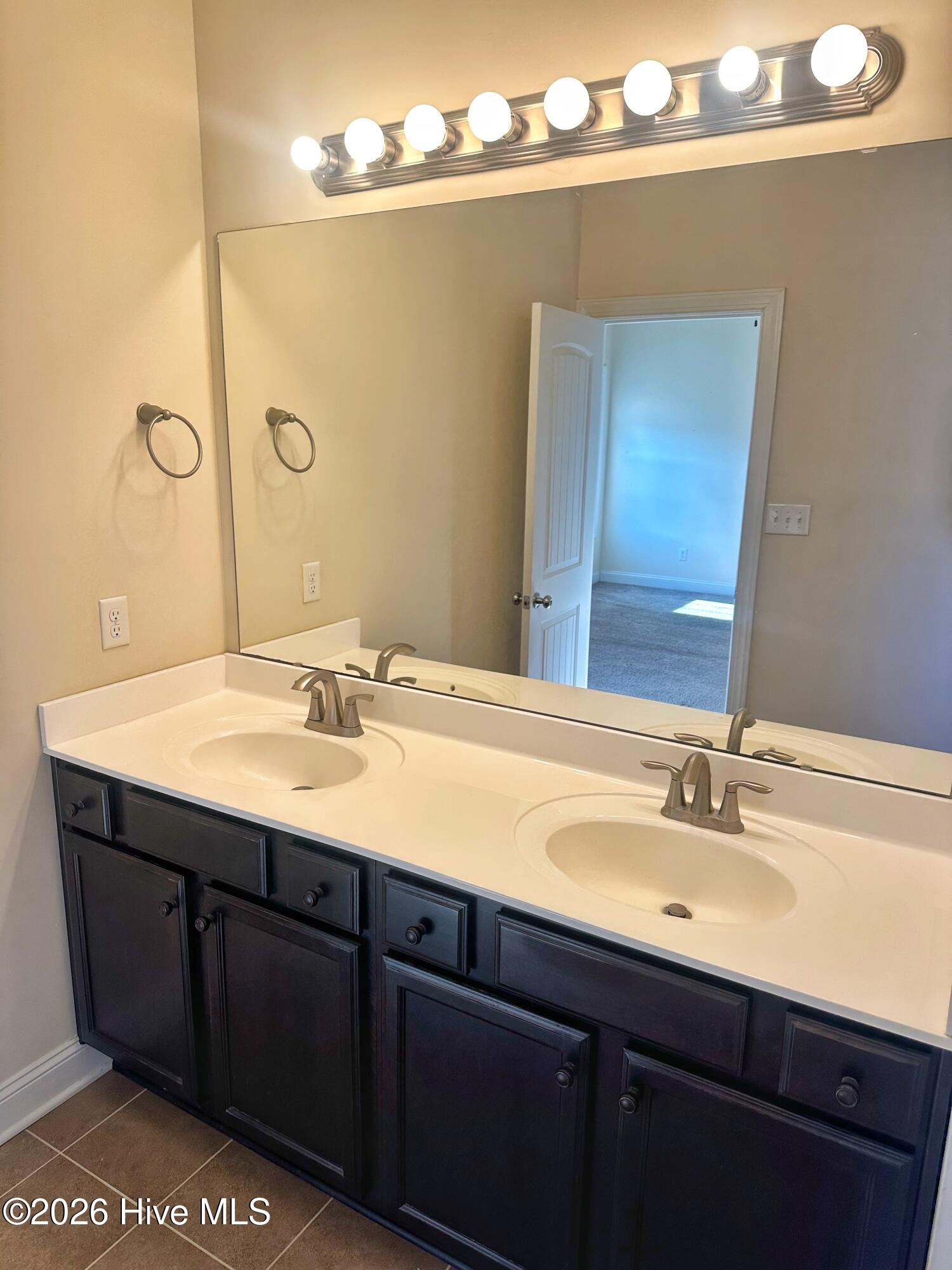 100550134 | Photo 37