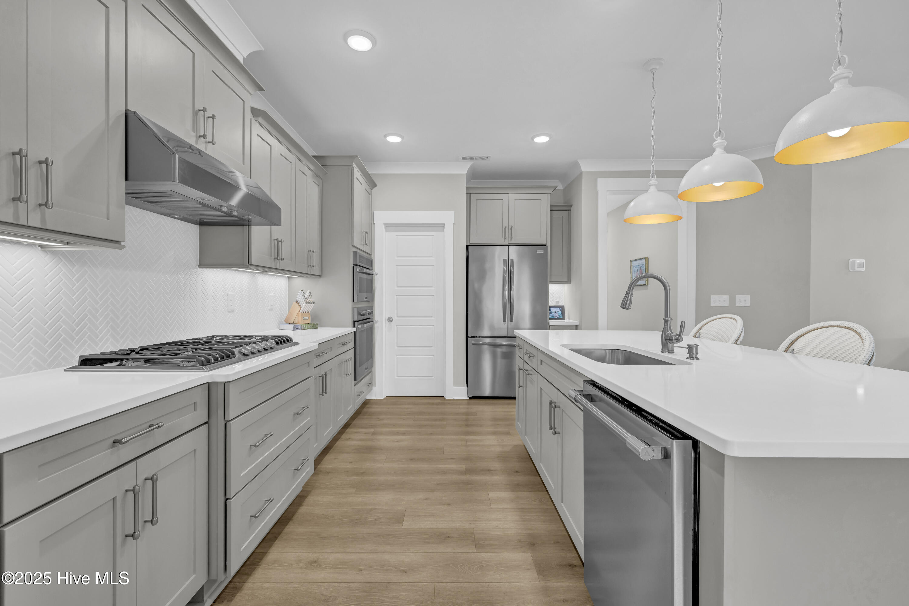 100541296 | Photo 14