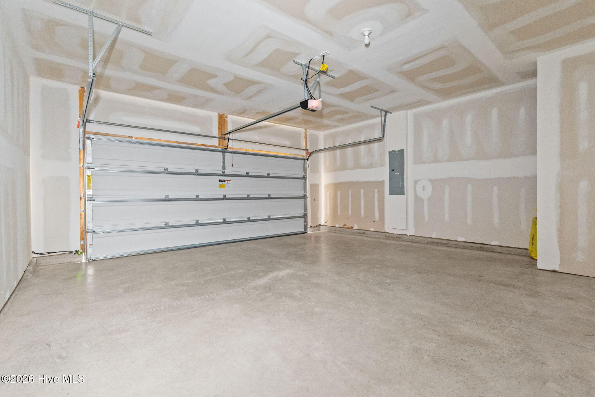 100550706 | Photo 17