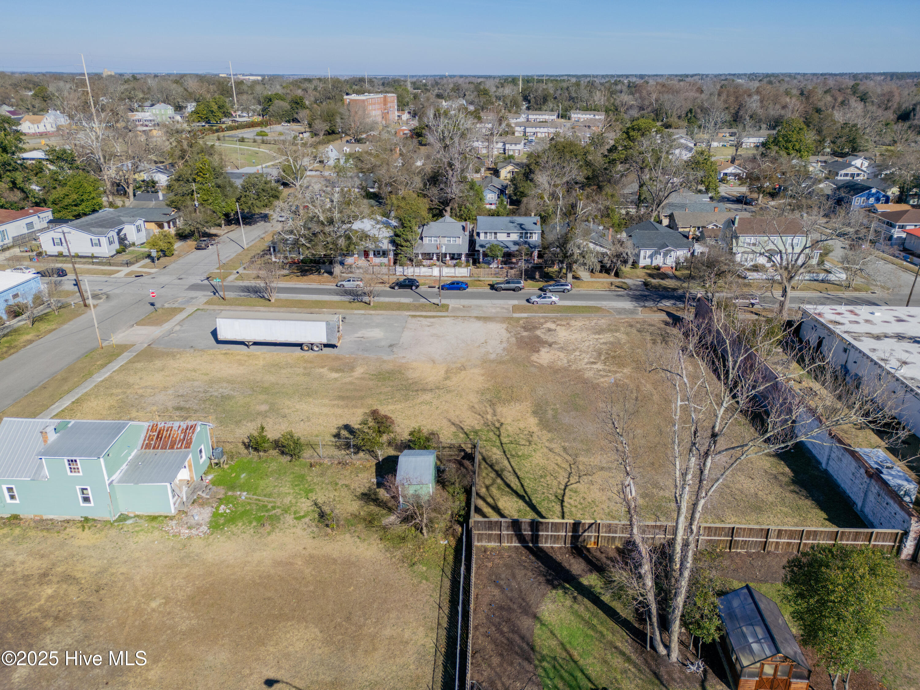 100490623 | Photo 36