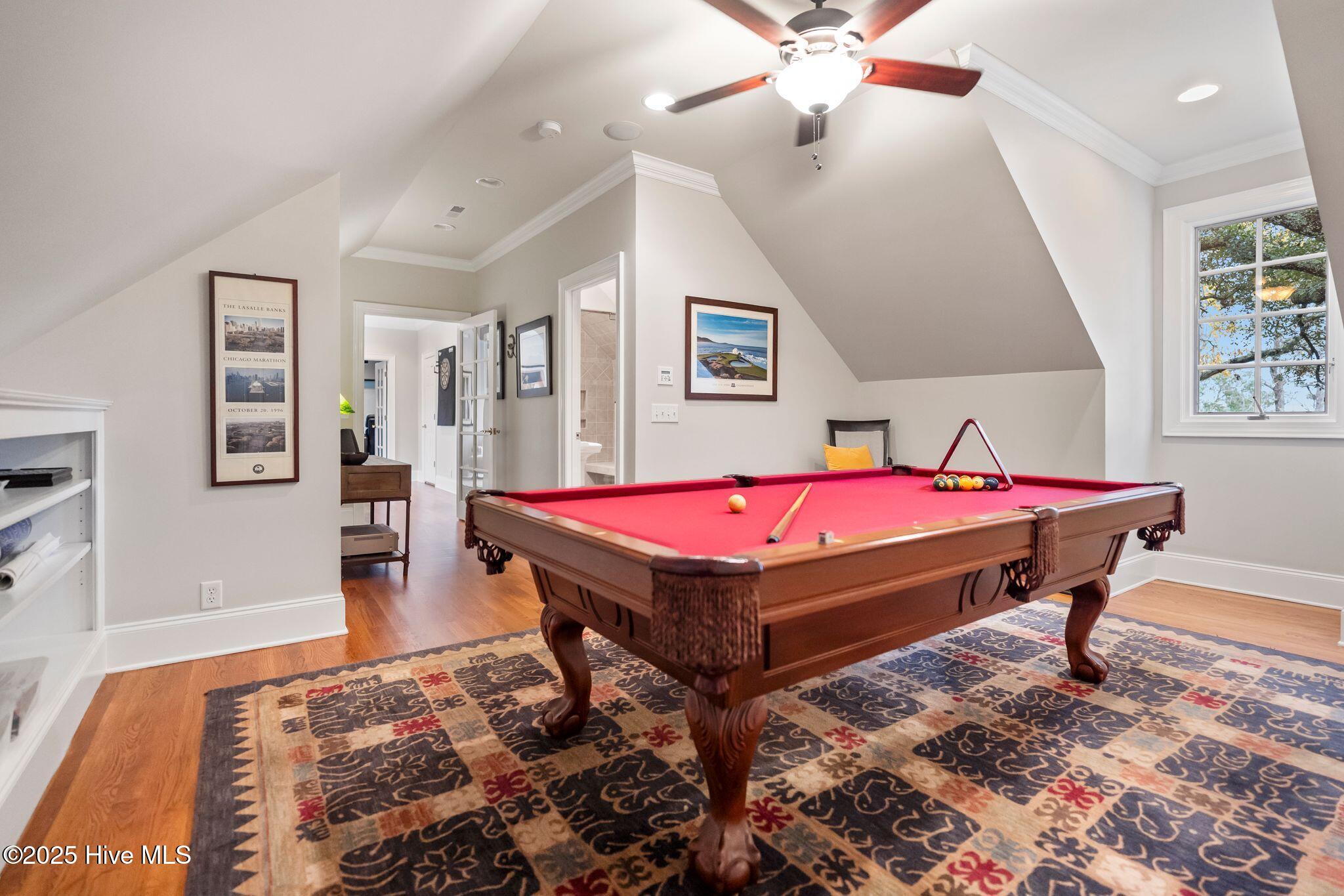 100530857 | Photo 48