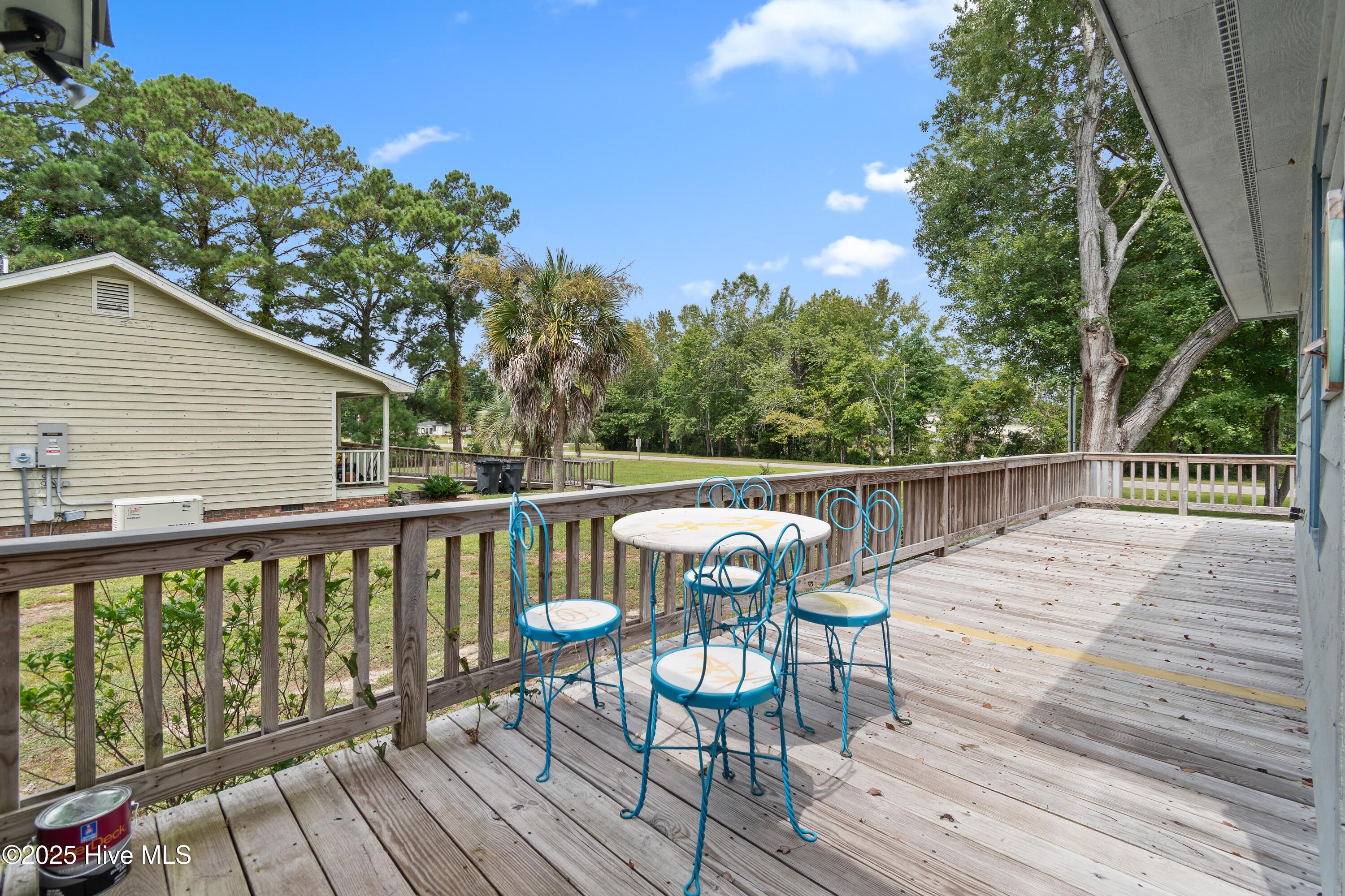 100530130 | Photo 12