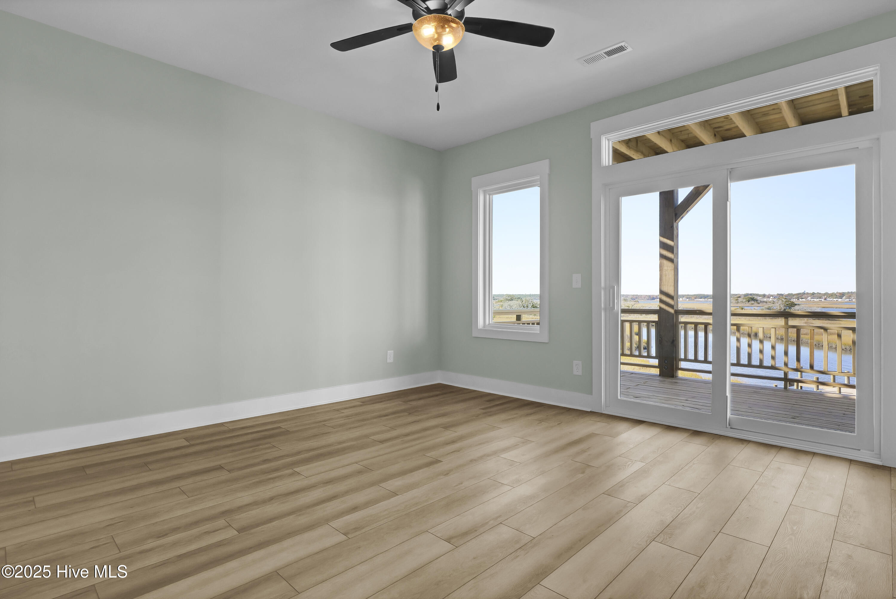 100542555 | Photo 37