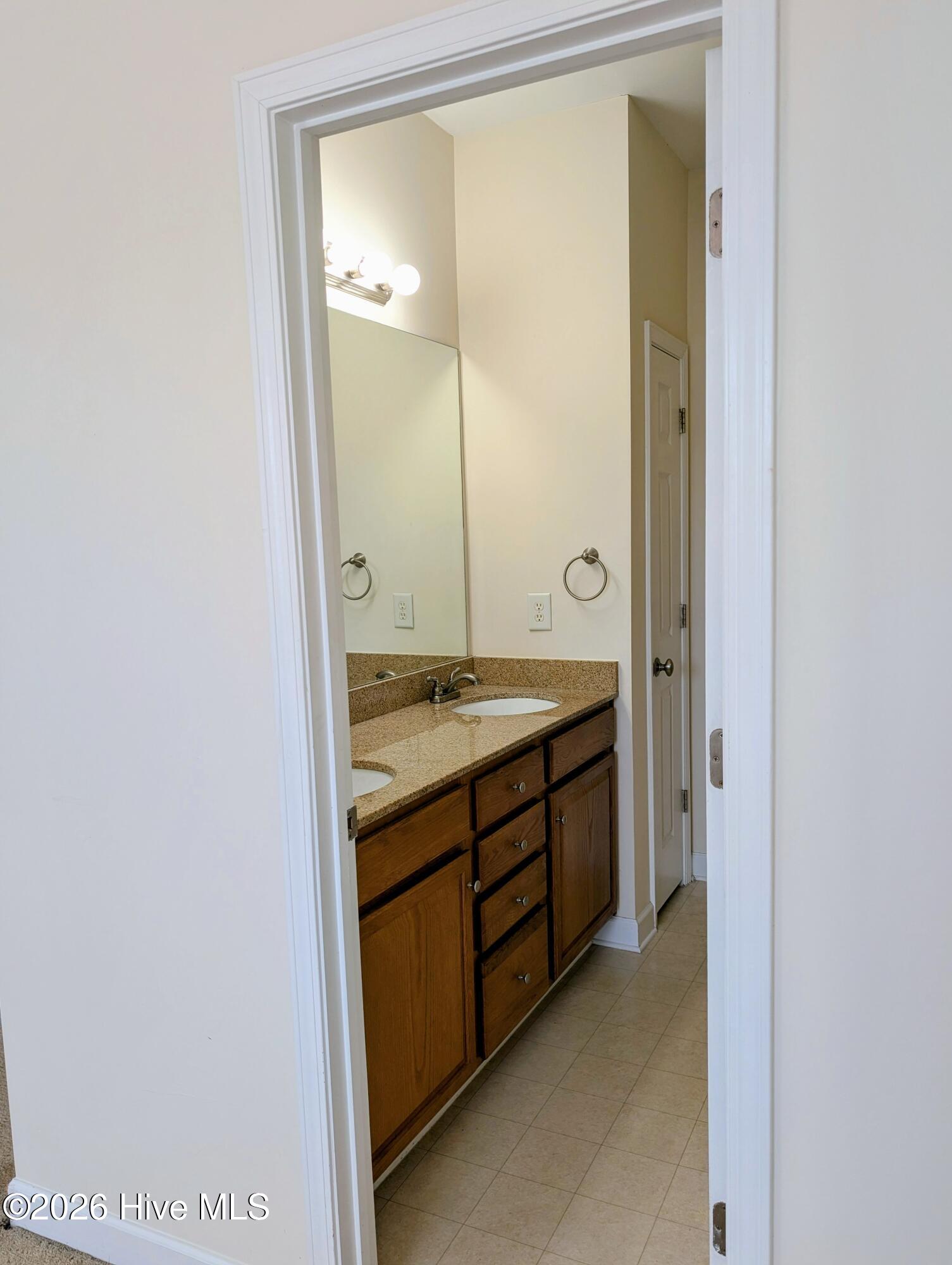 100555293 | Photo 15