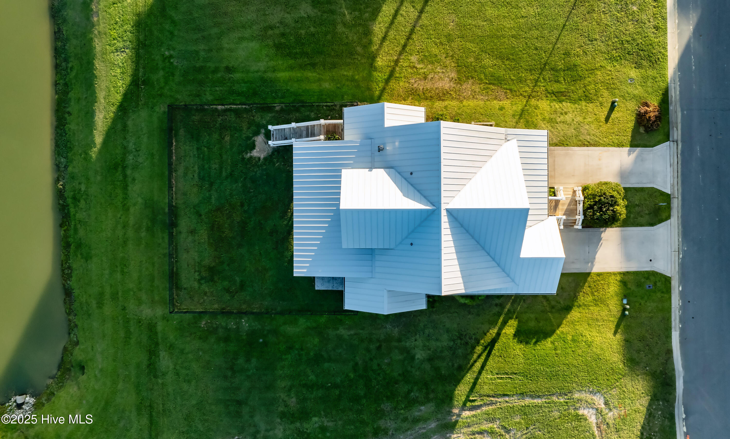 100518047 | Photo 59