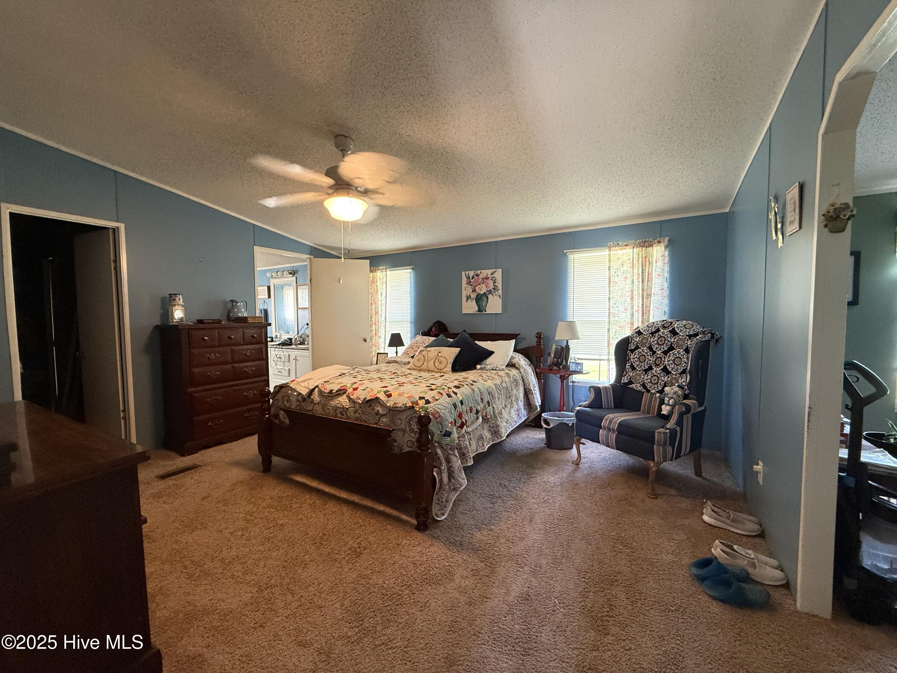 100502105 | Photo 34