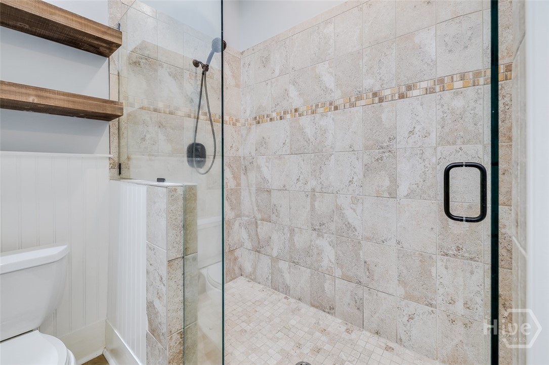 Full Guest Shower