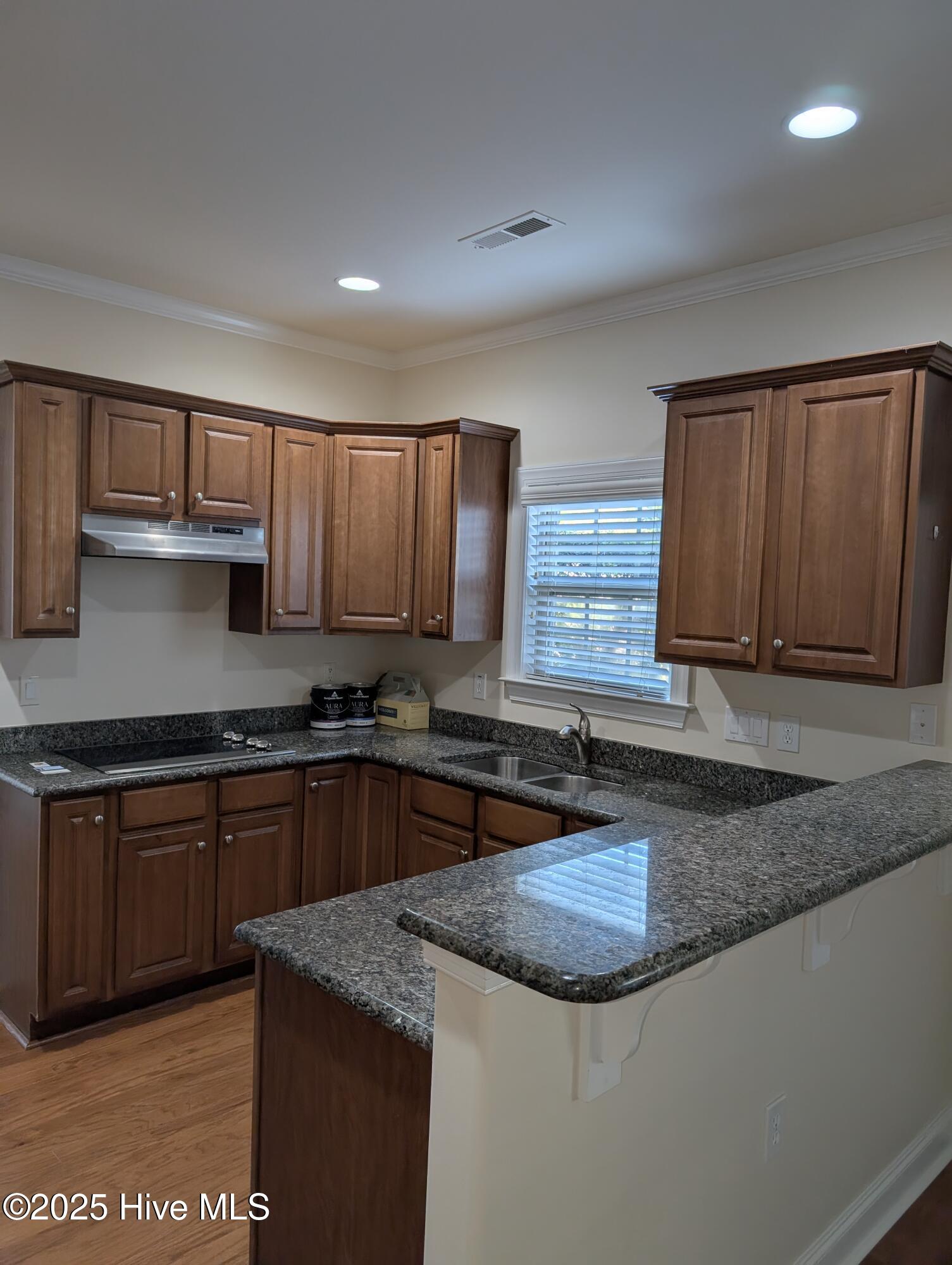 100522751 | Photo 10