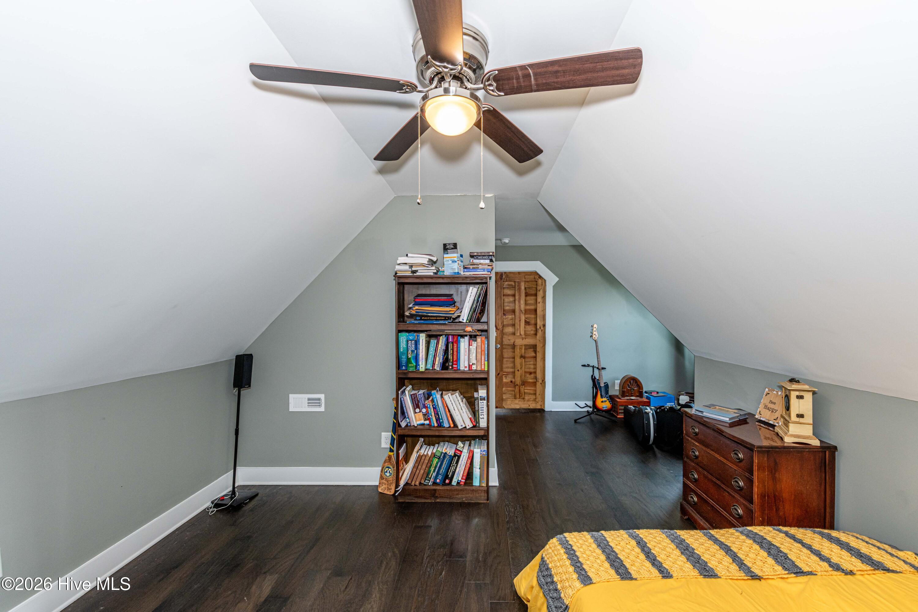 100559174 | Photo 61