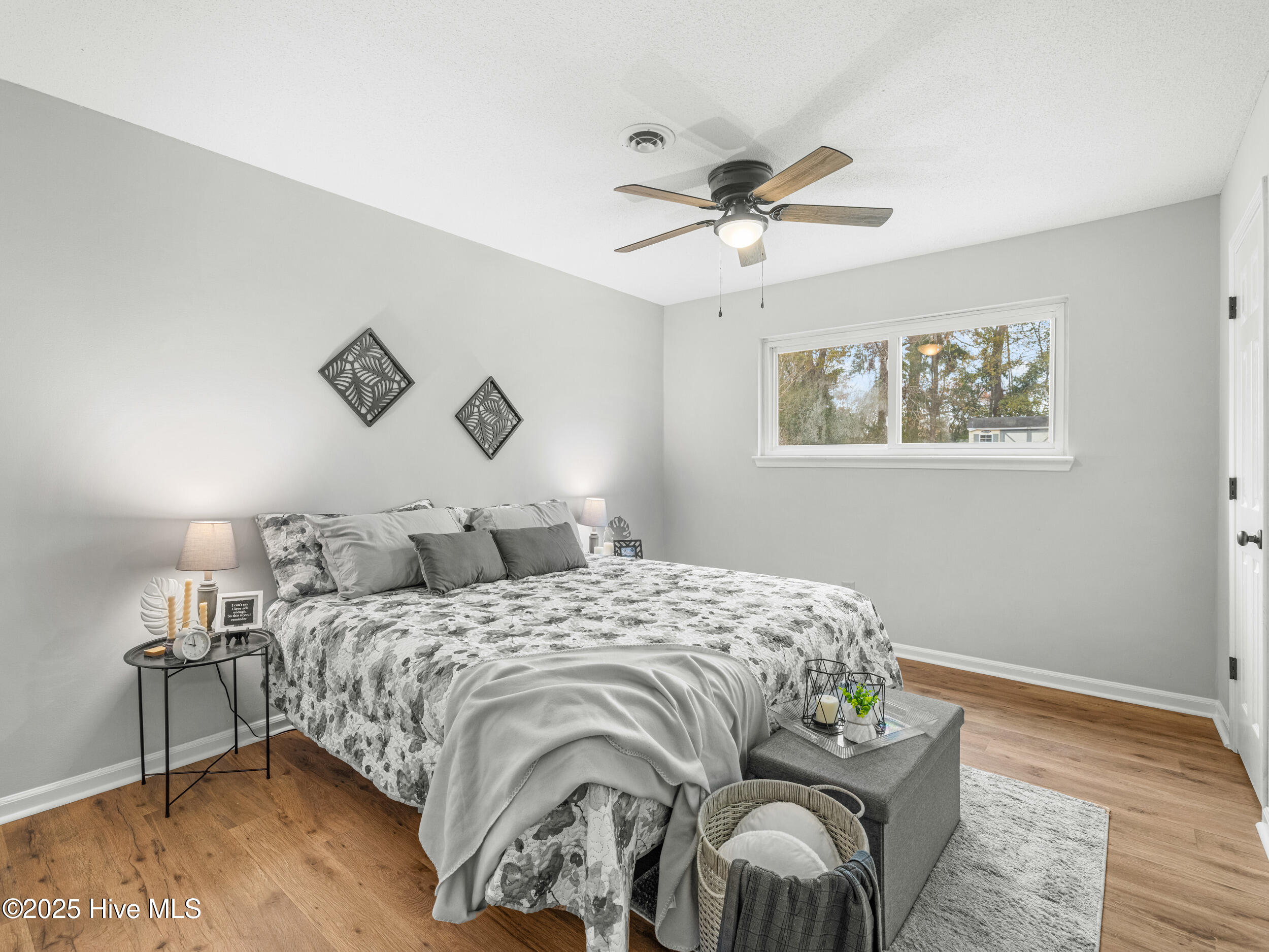 100546009 | Photo 30