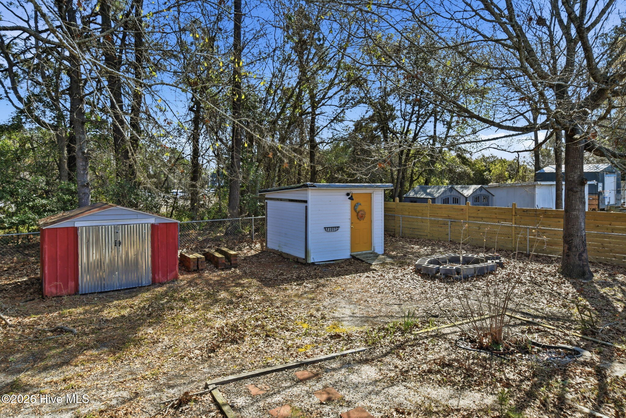 100565410 | Photo 26